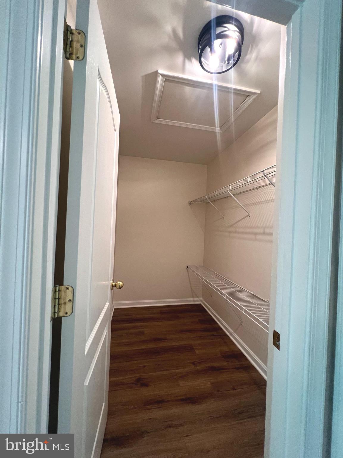 COLONIAL HILLS - Residential