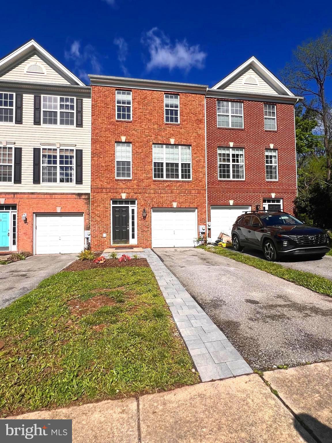 COLONIAL HILLS - Residential