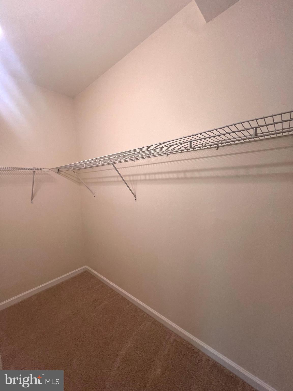 COLONIAL HILLS - Residential