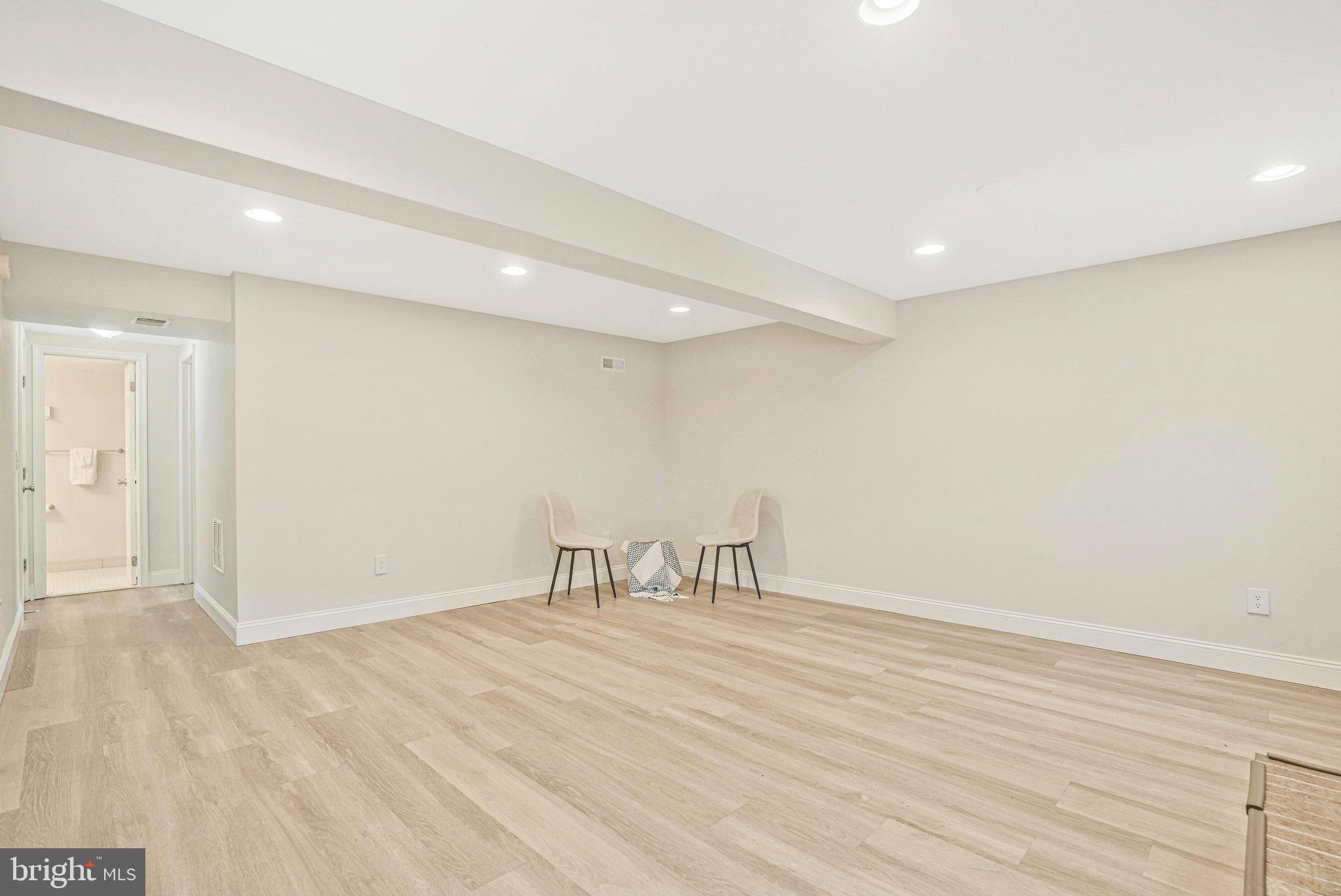 VAN DORN VILLAGE - Residential