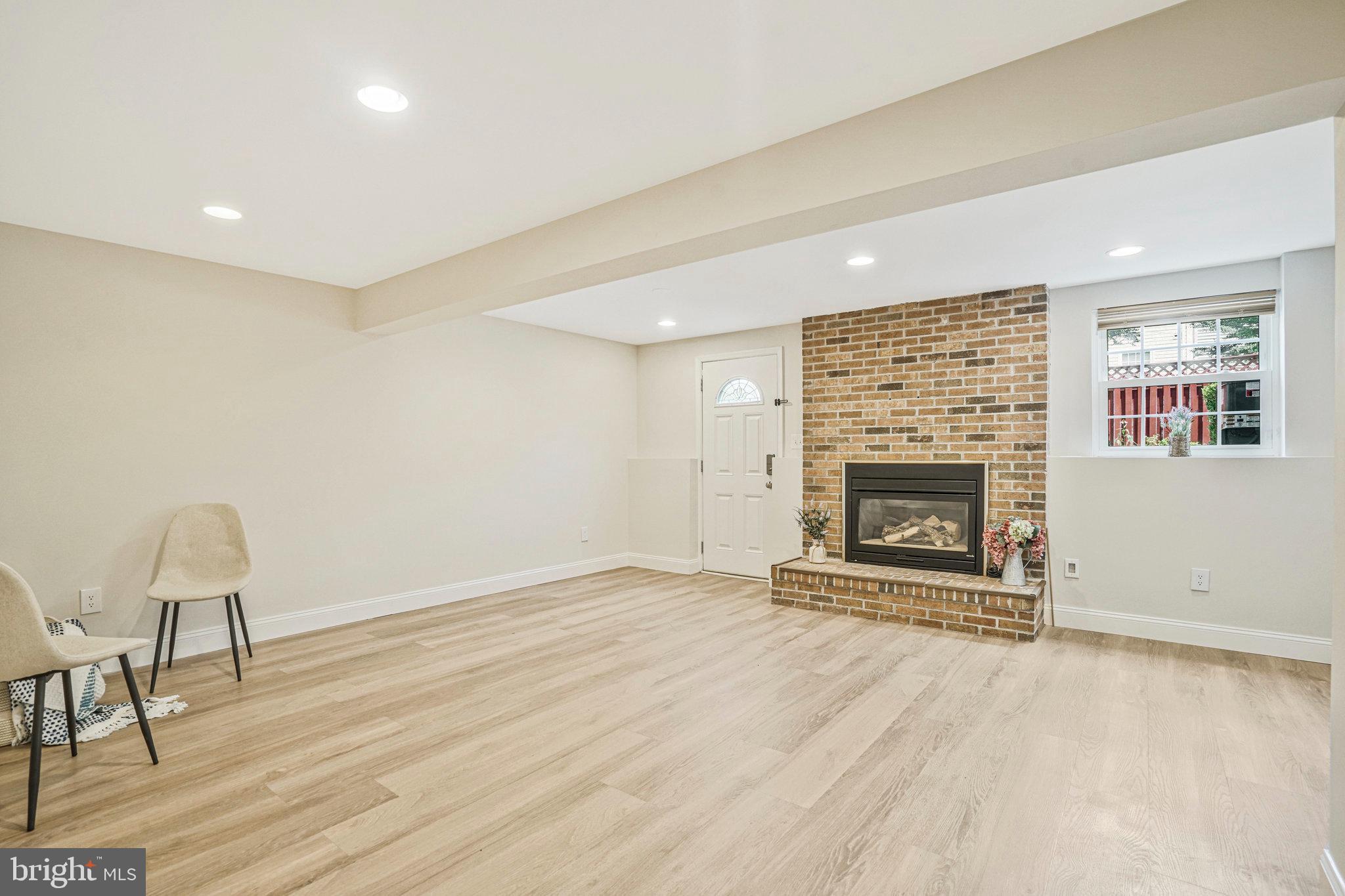 VAN DORN VILLAGE - Residential