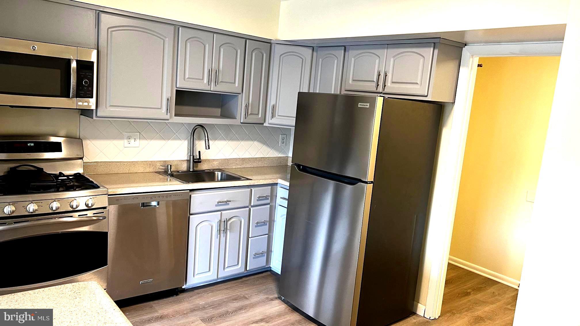 10073 WINDSTREAM DRIVE 5