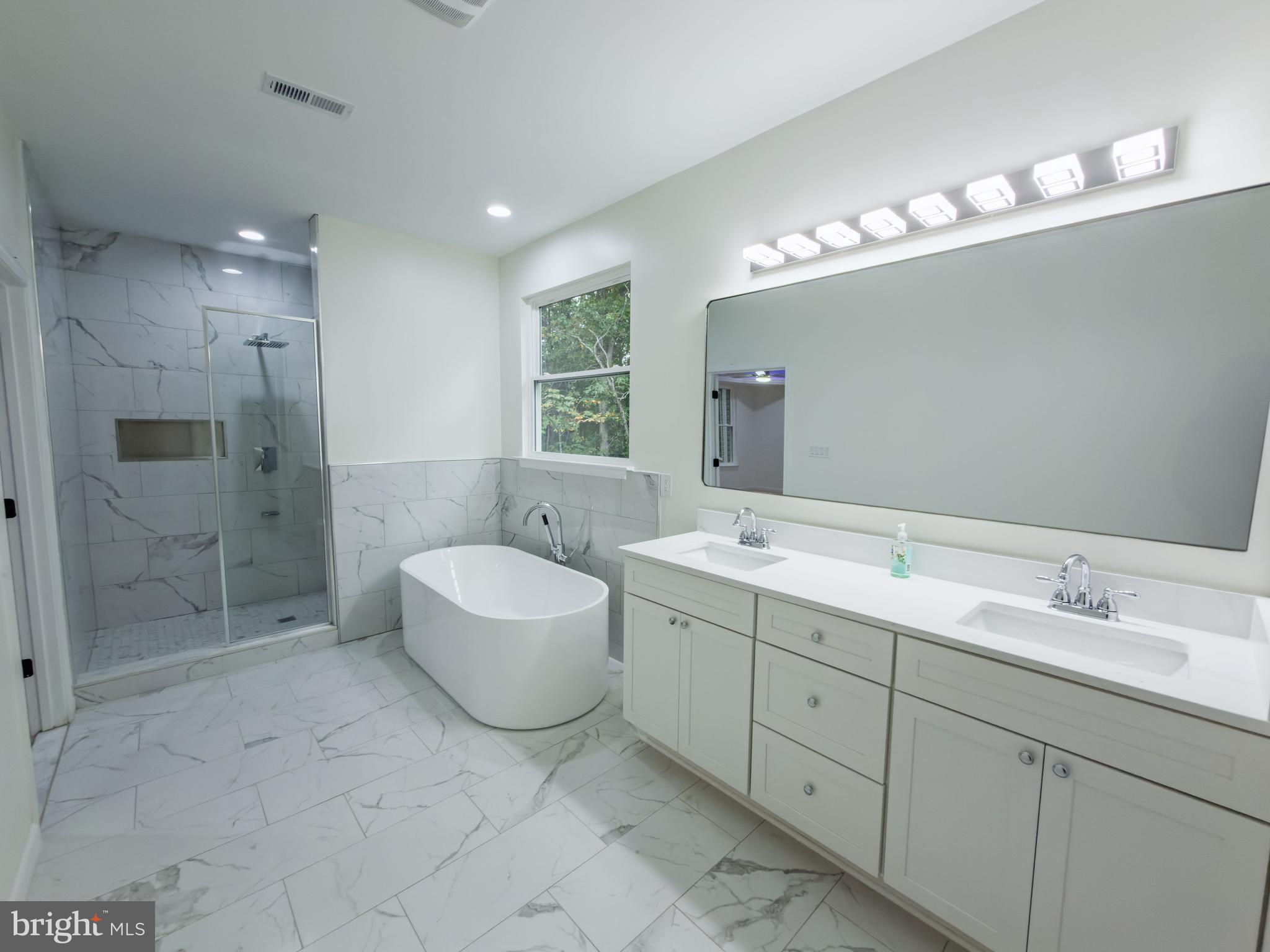 LAUREL RIDGE - Residential