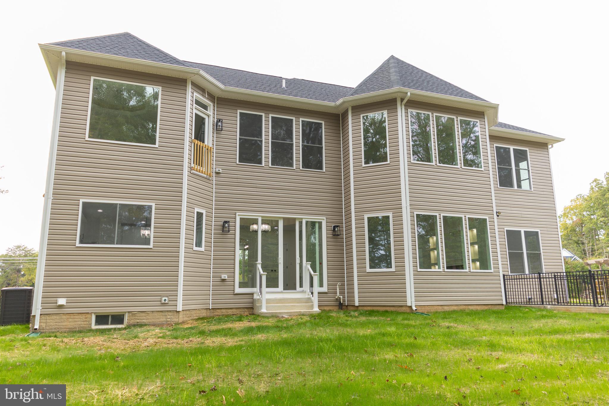 LAUREL RIDGE - Residential