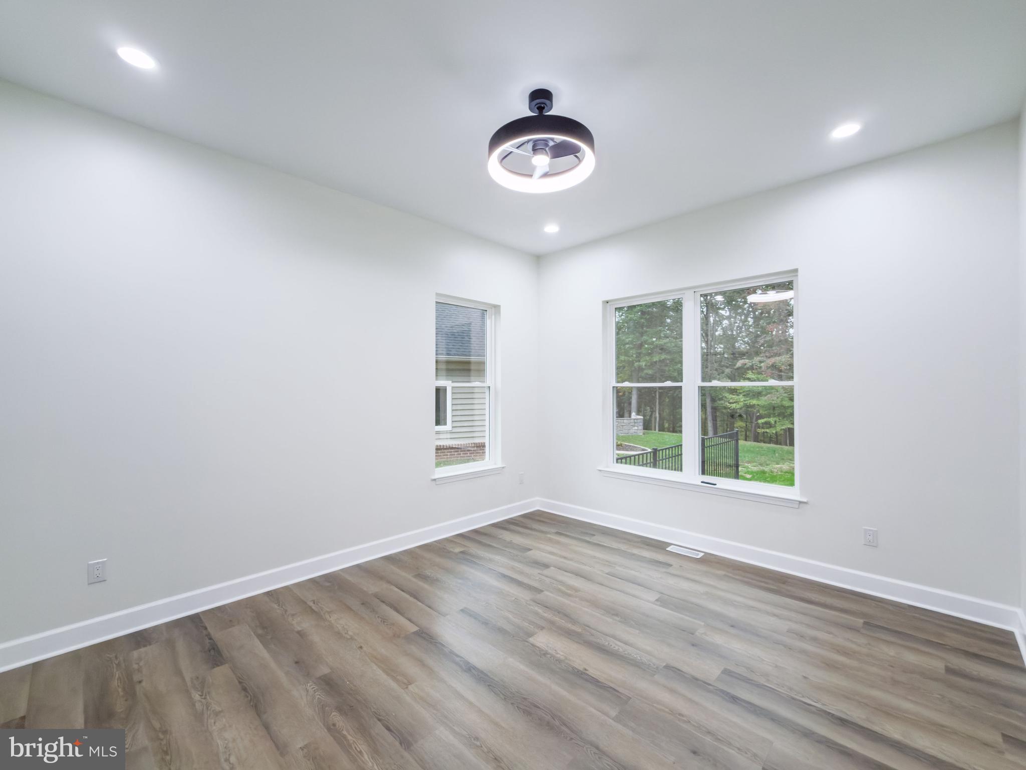 LAUREL RIDGE - Residential