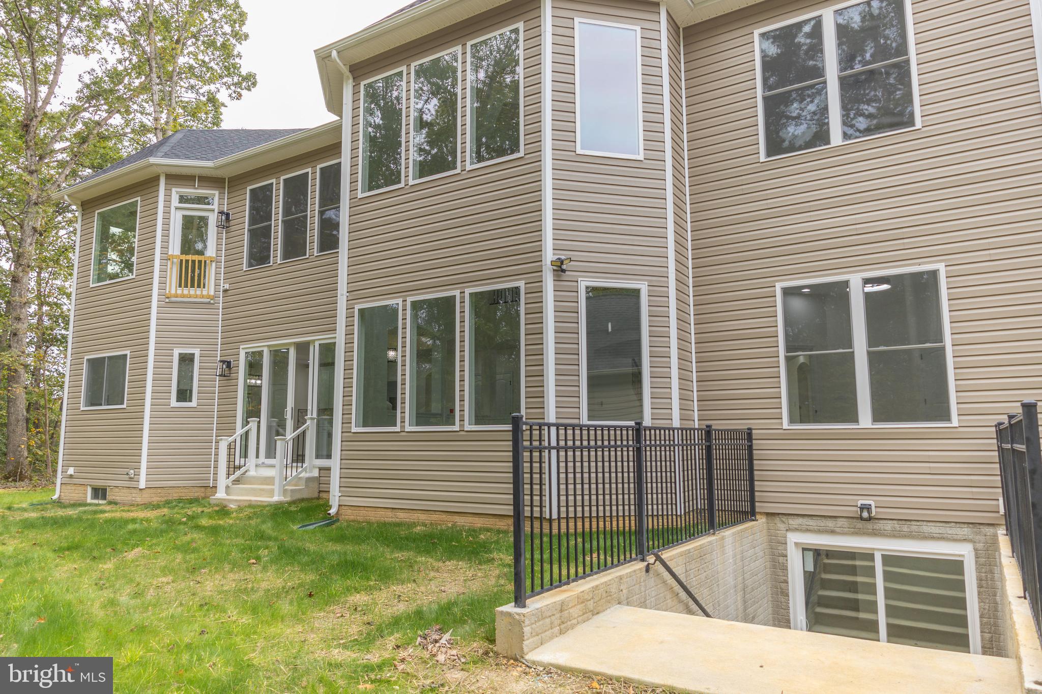 LAUREL RIDGE - Residential