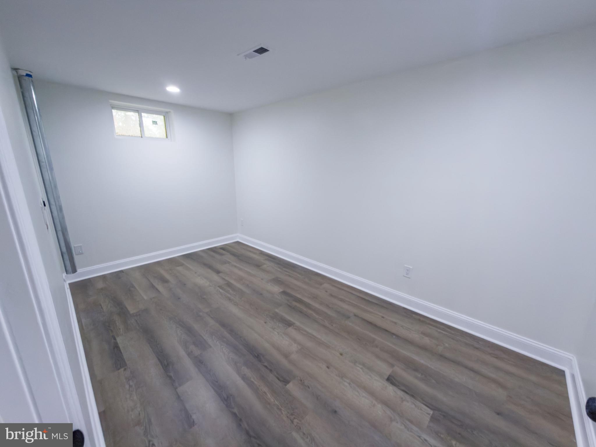 LAUREL RIDGE - Residential