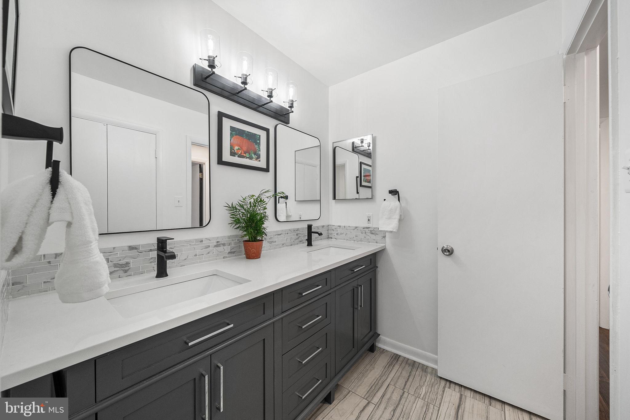 GALLOWS ESTATES - Residential