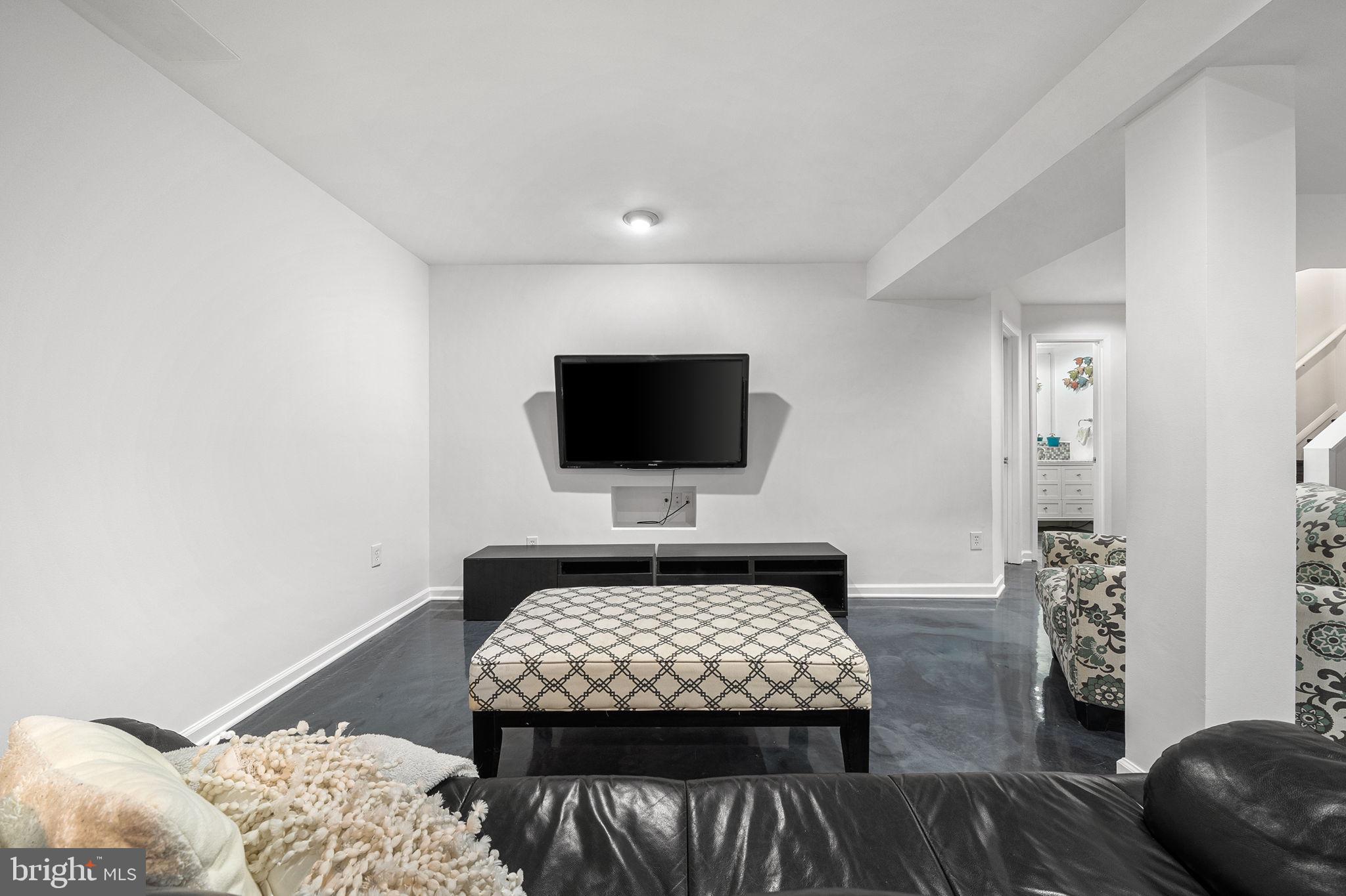 GALLOWS ESTATES - Residential