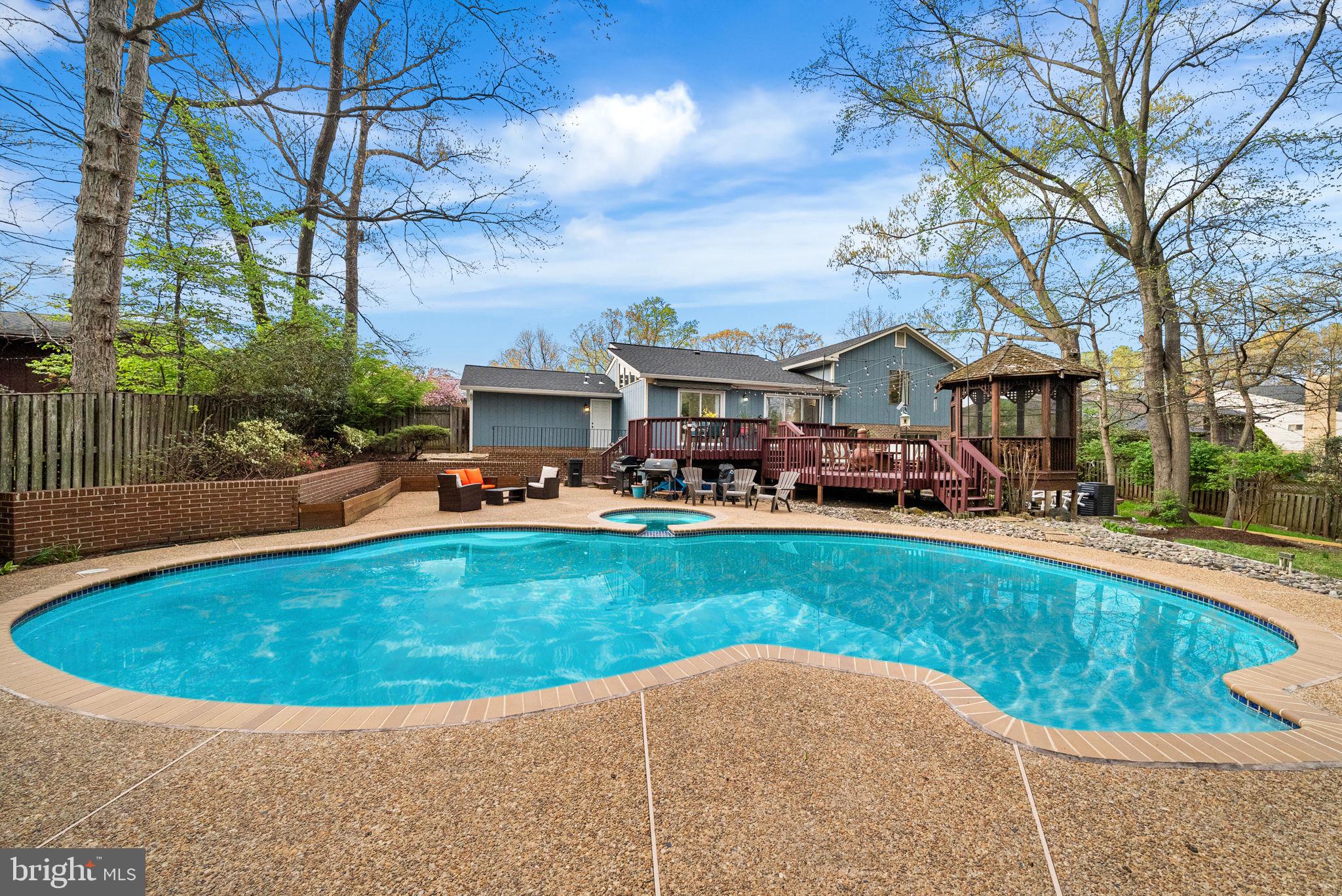 GALLOWS ESTATES - Residential