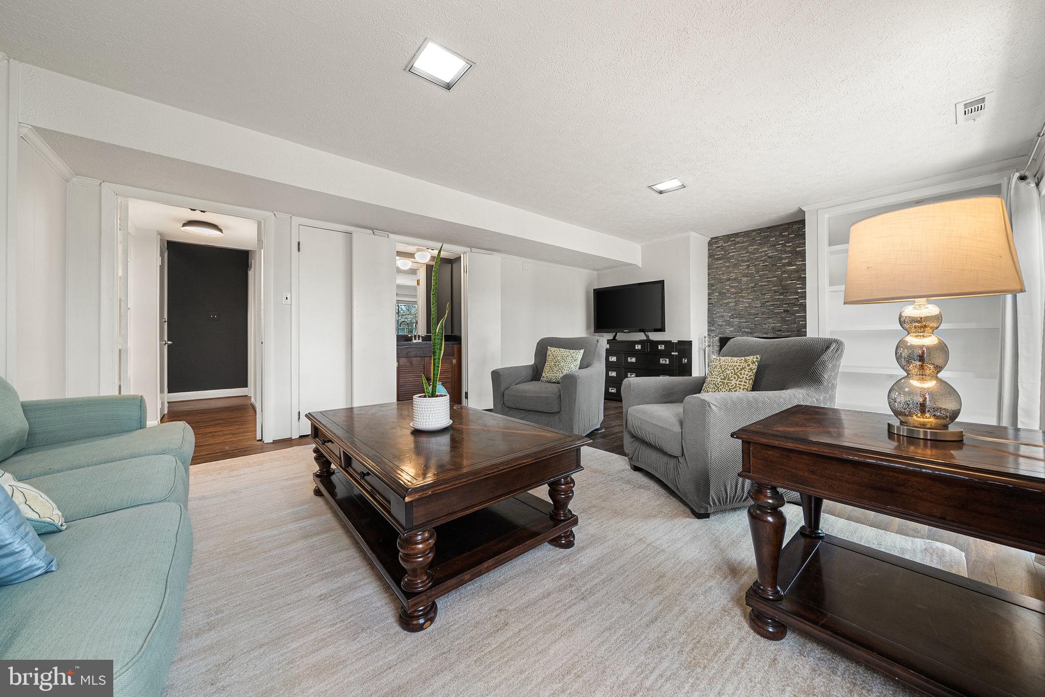 GALLOWS ESTATES - Residential