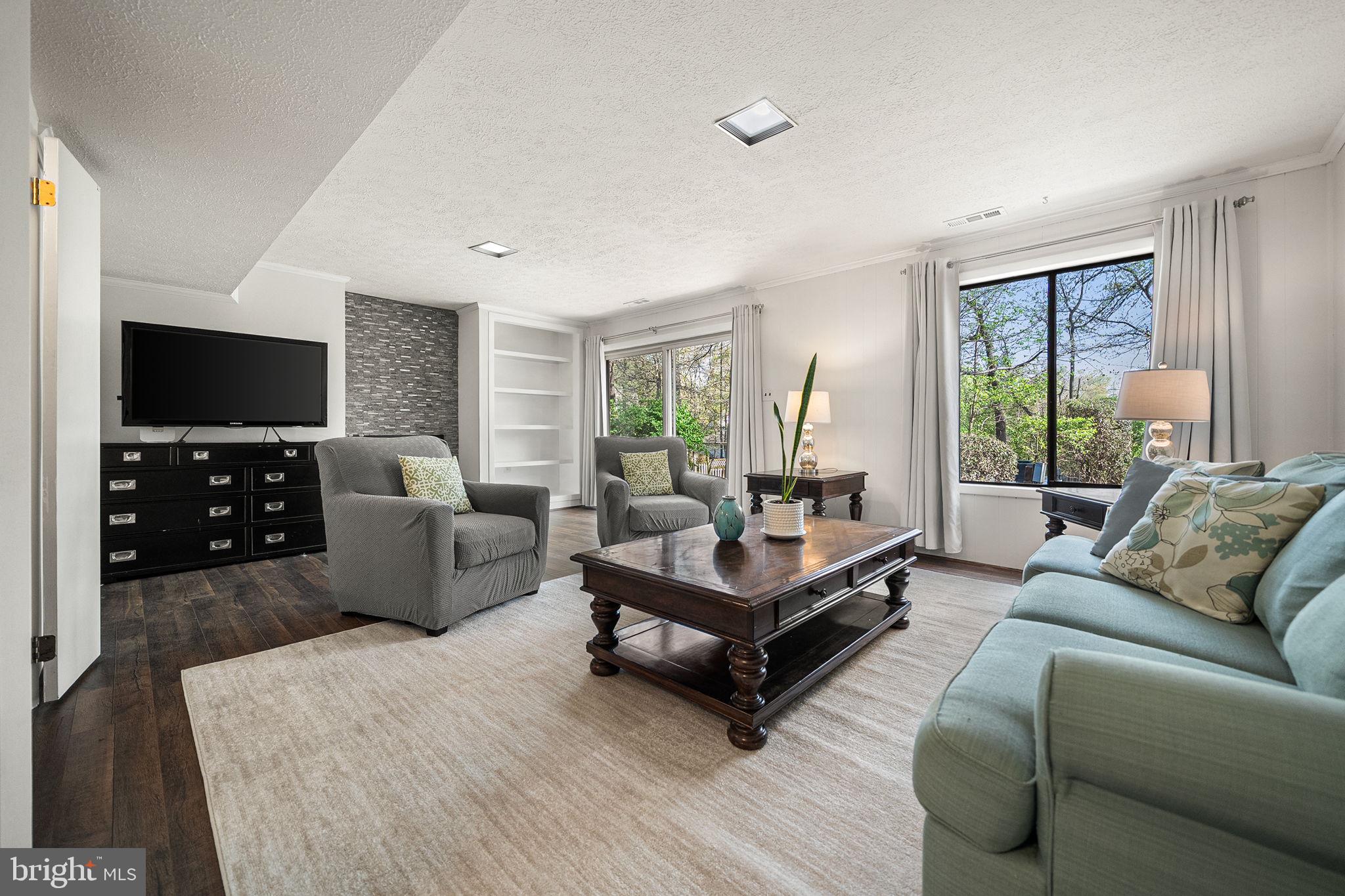 GALLOWS ESTATES - Residential