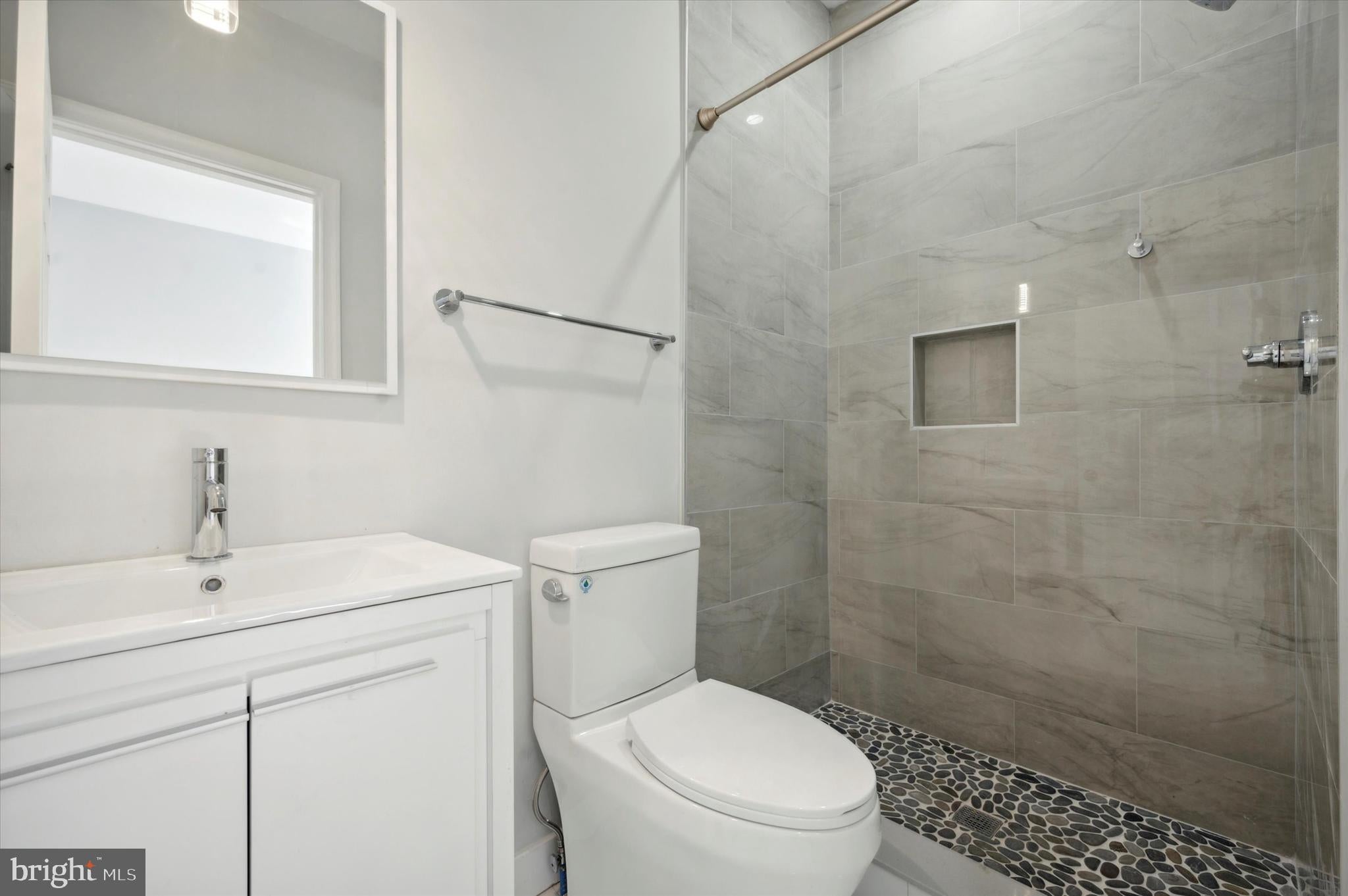 647 N 33RD STREET
