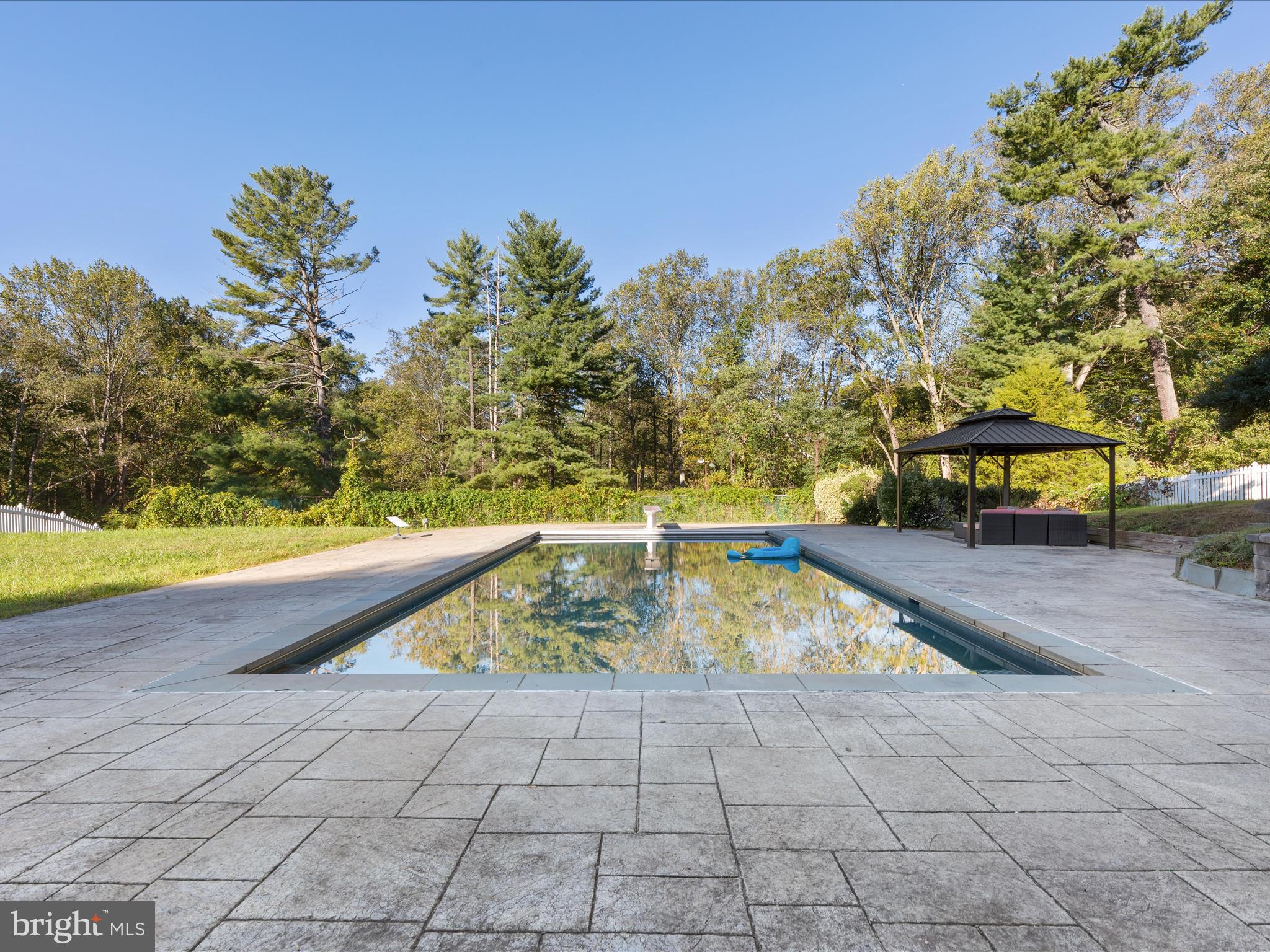 CLIFTON - Residential