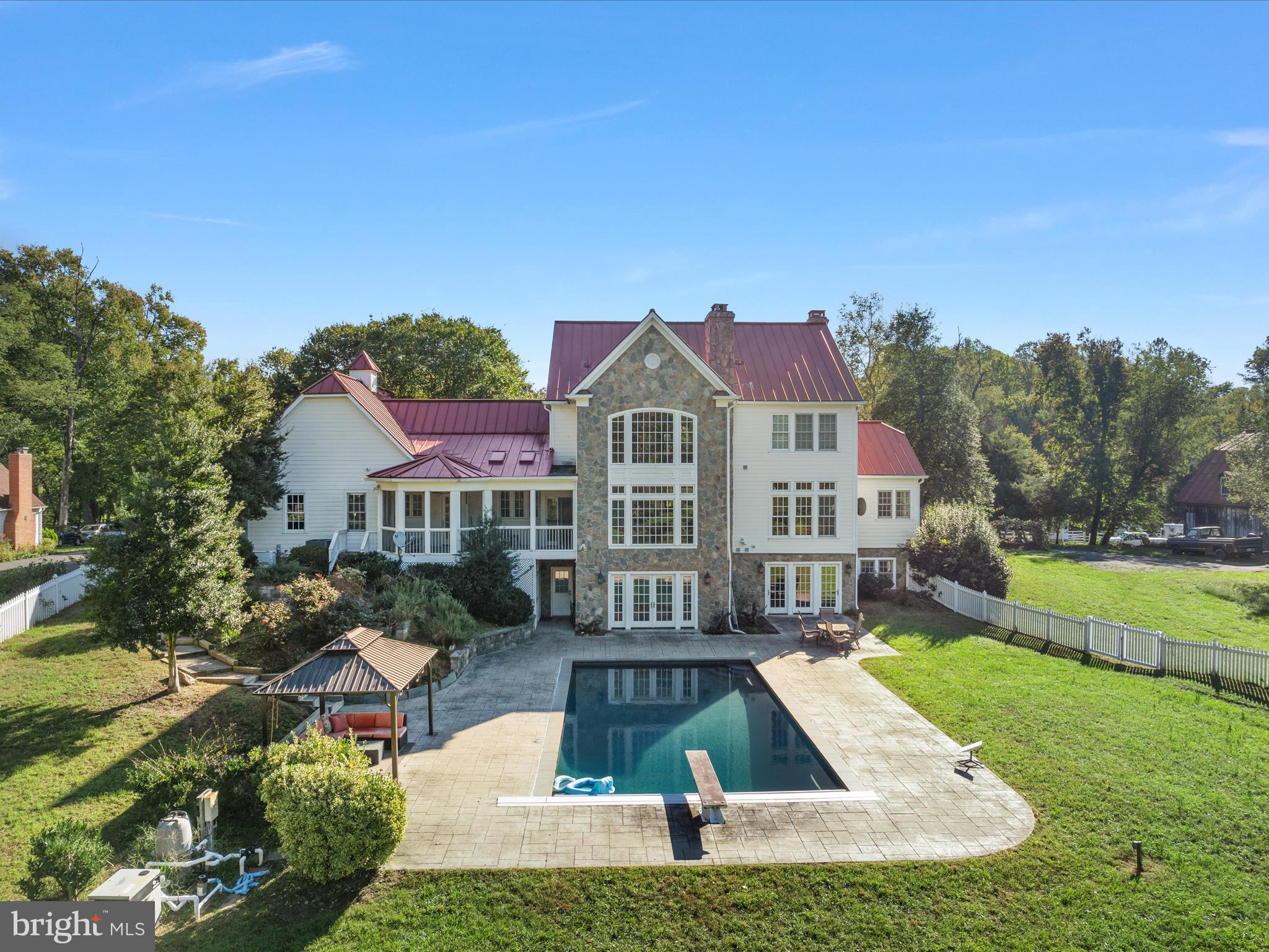 CLIFTON - Residential