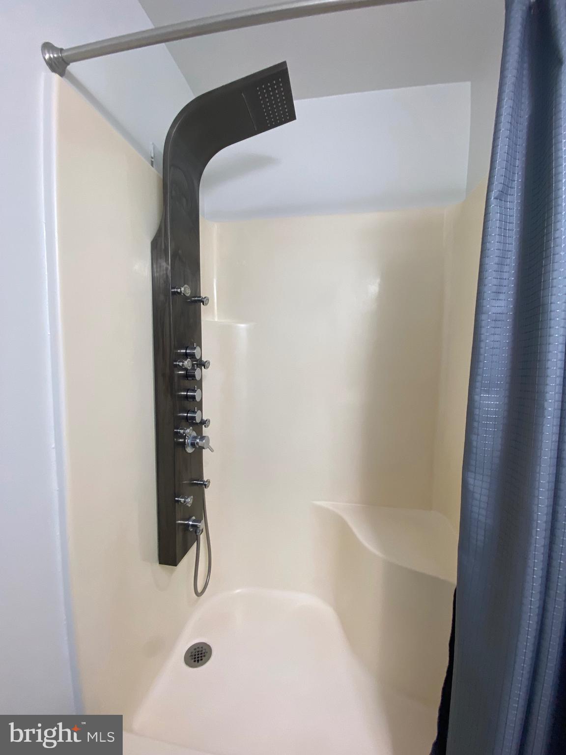 LAUREL VALLEY - Residential