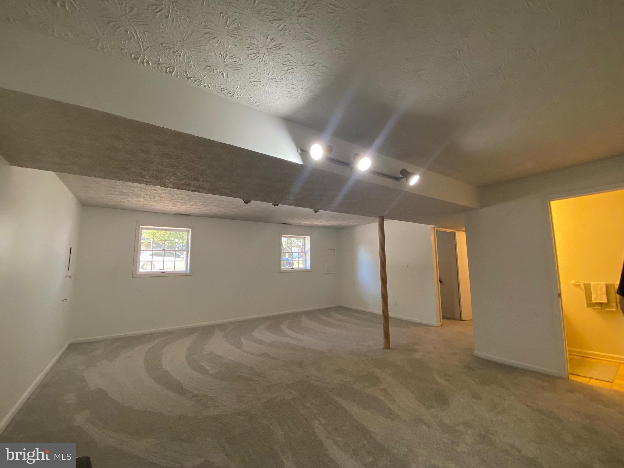 LAUREL VALLEY - Residential