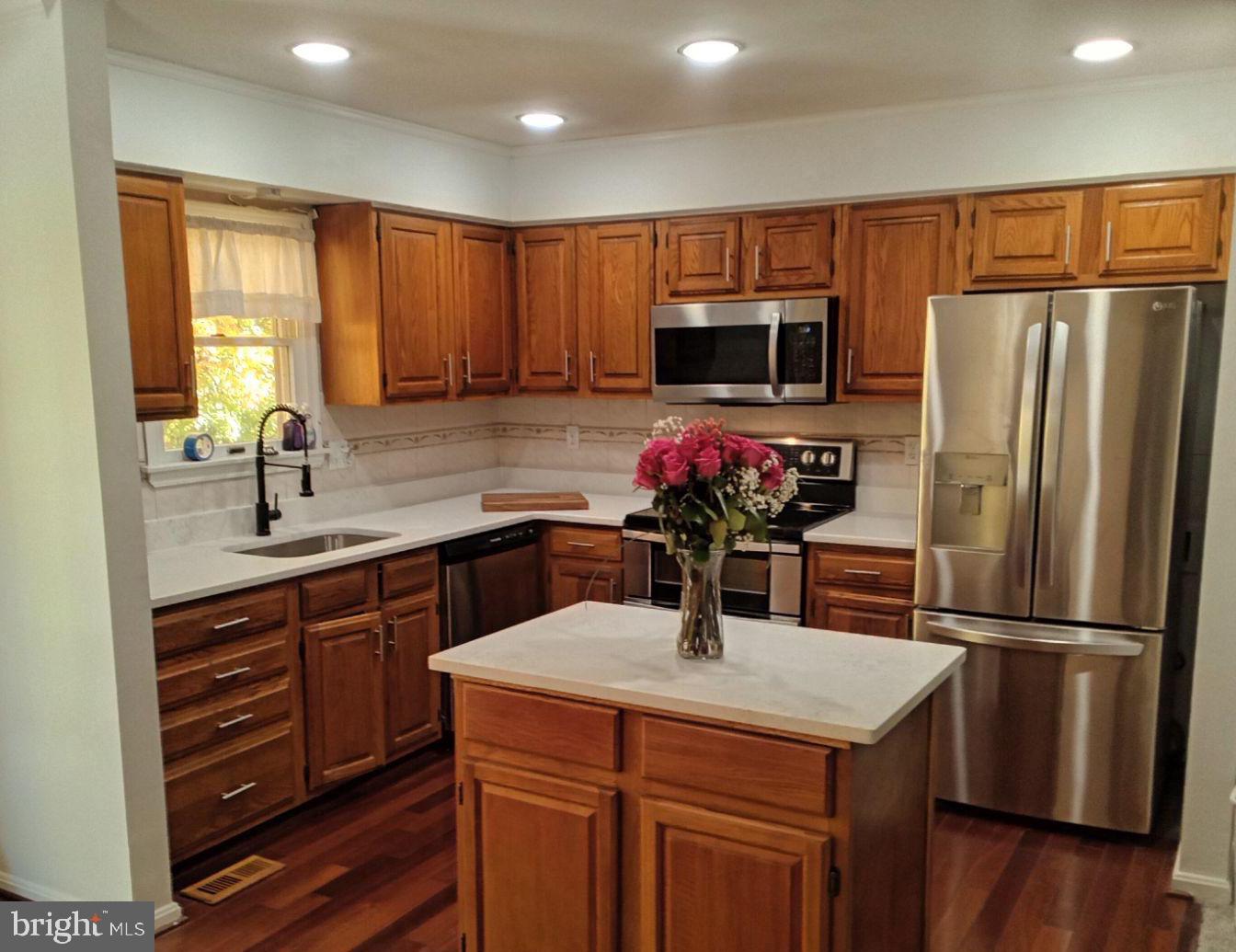 LAUREL VALLEY - Residential