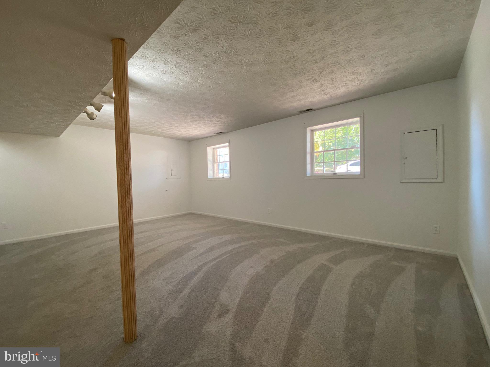 LAUREL VALLEY - Residential