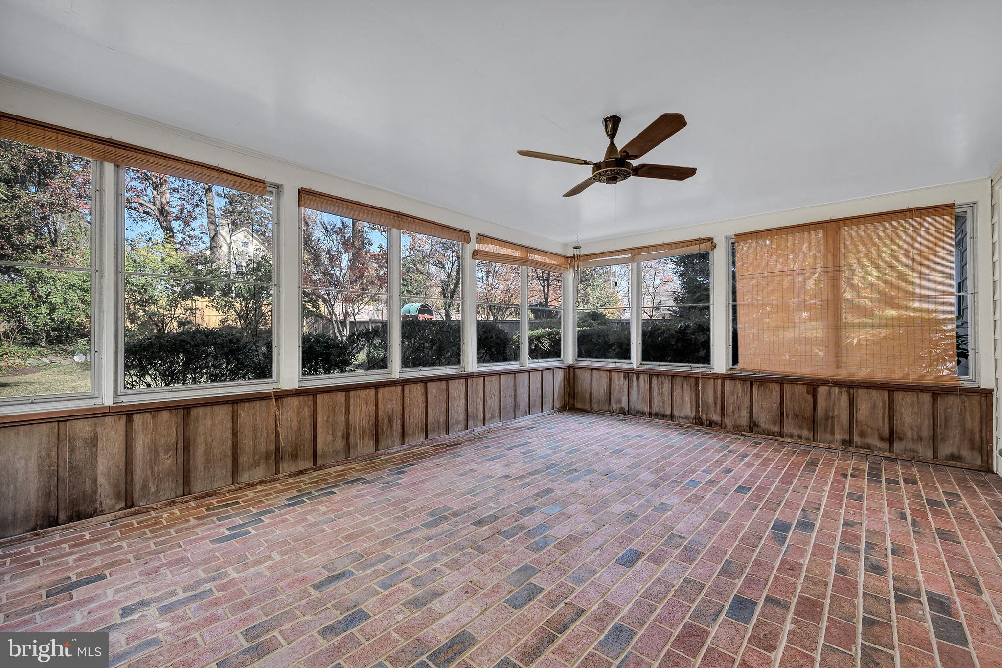 MONTGOMERY SQUARE - Residential