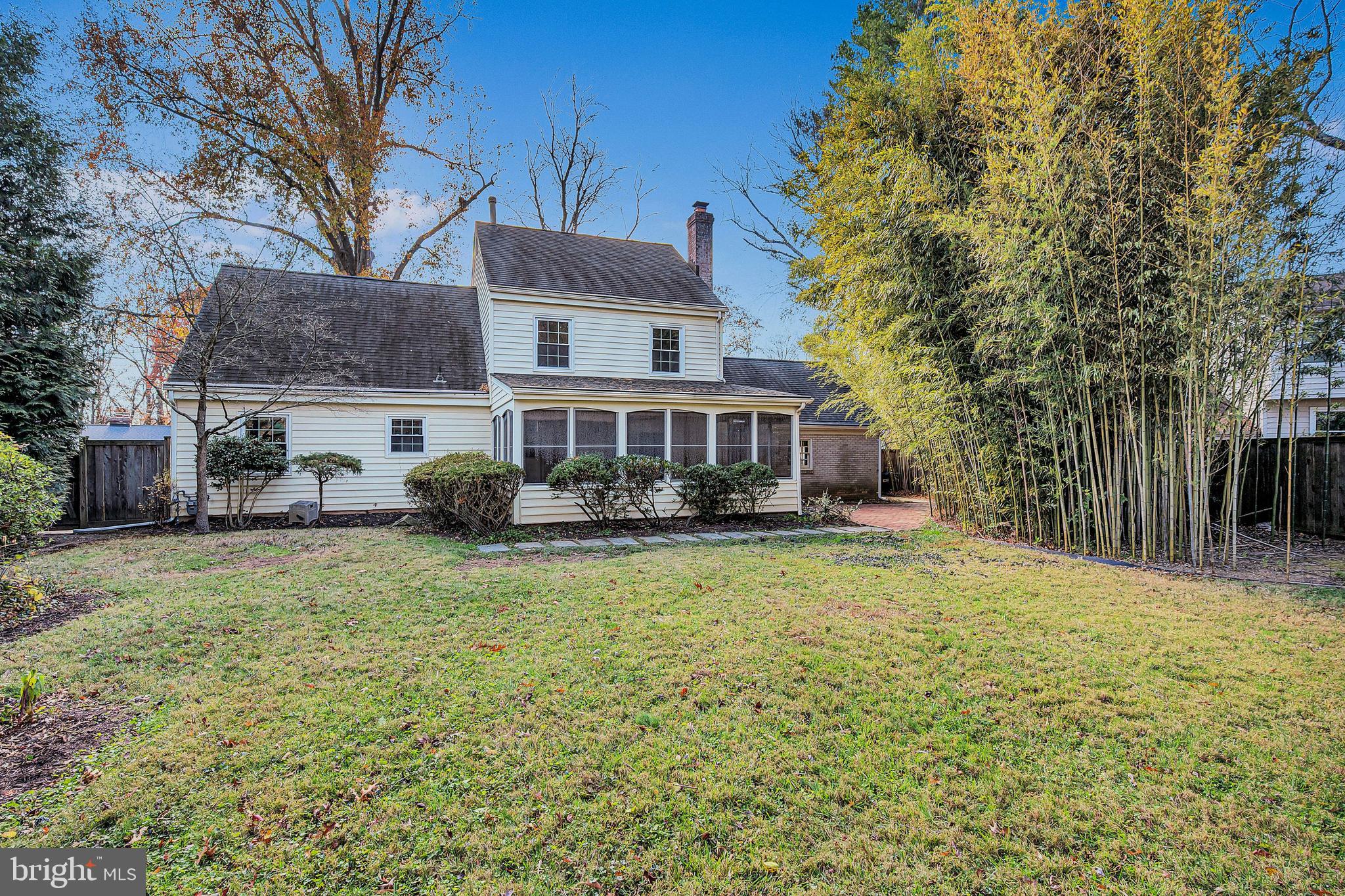 MONTGOMERY SQUARE - Residential