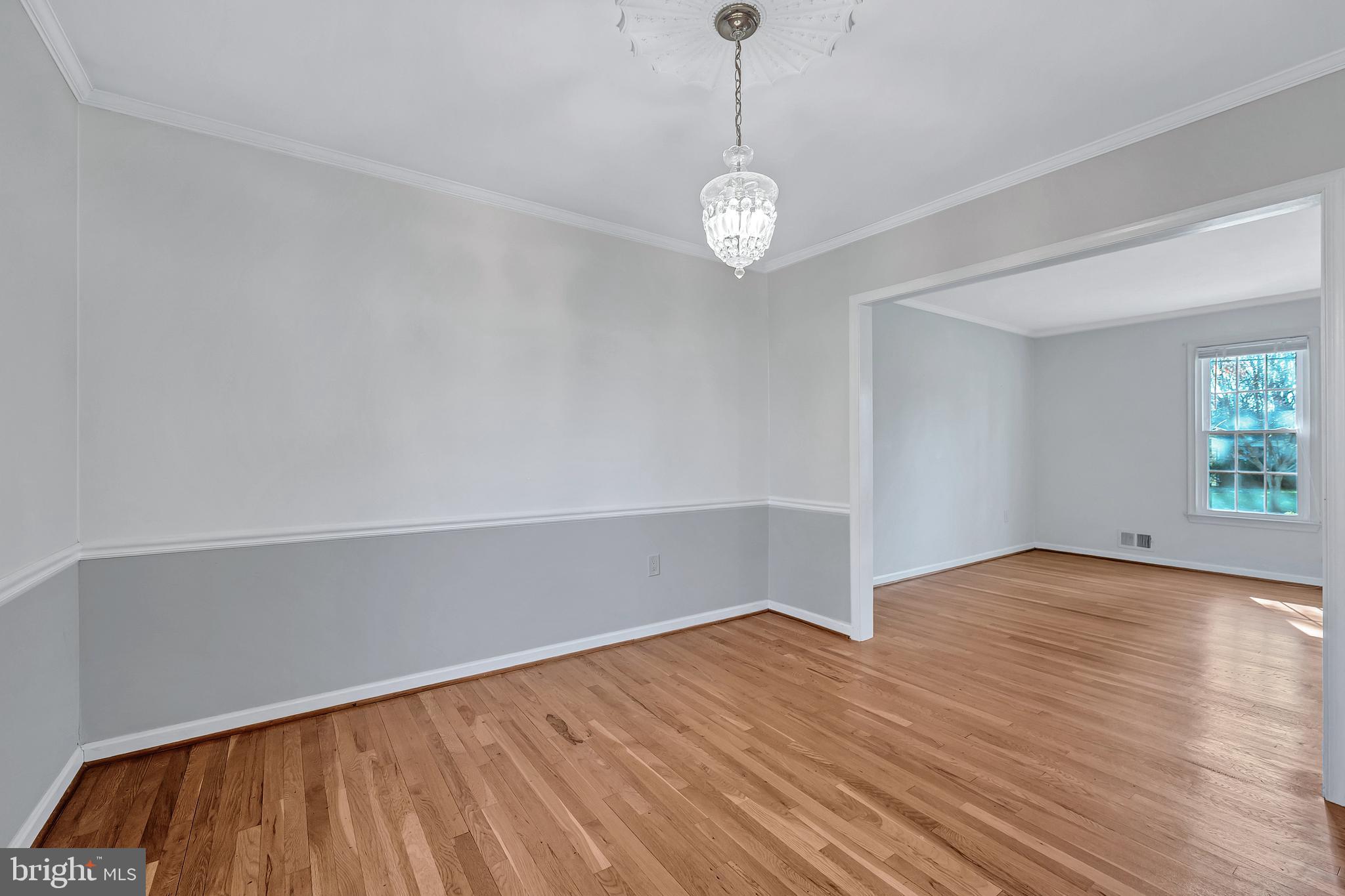 MONTGOMERY SQUARE - Residential