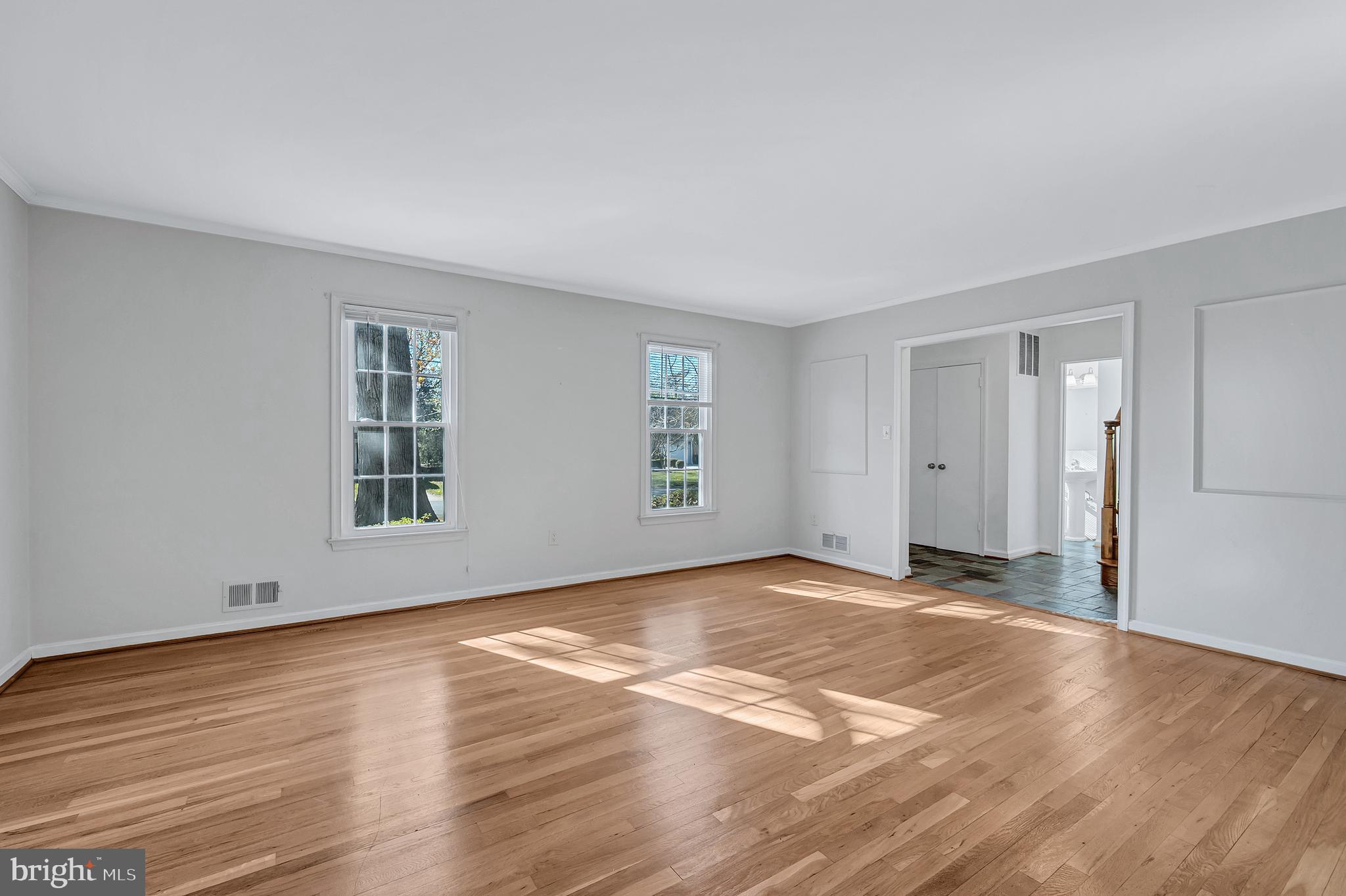 MONTGOMERY SQUARE - Residential