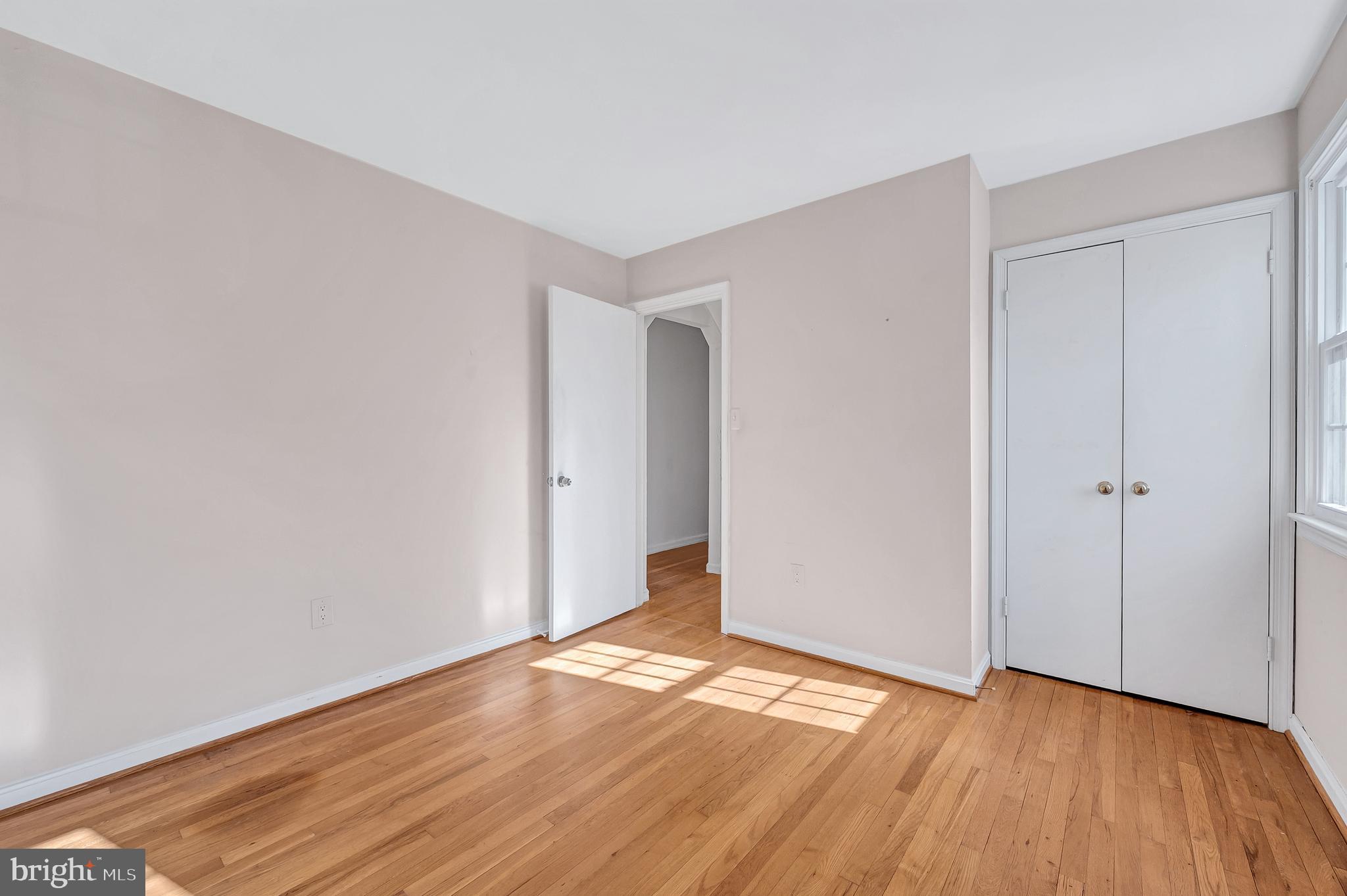 MONTGOMERY SQUARE - Residential