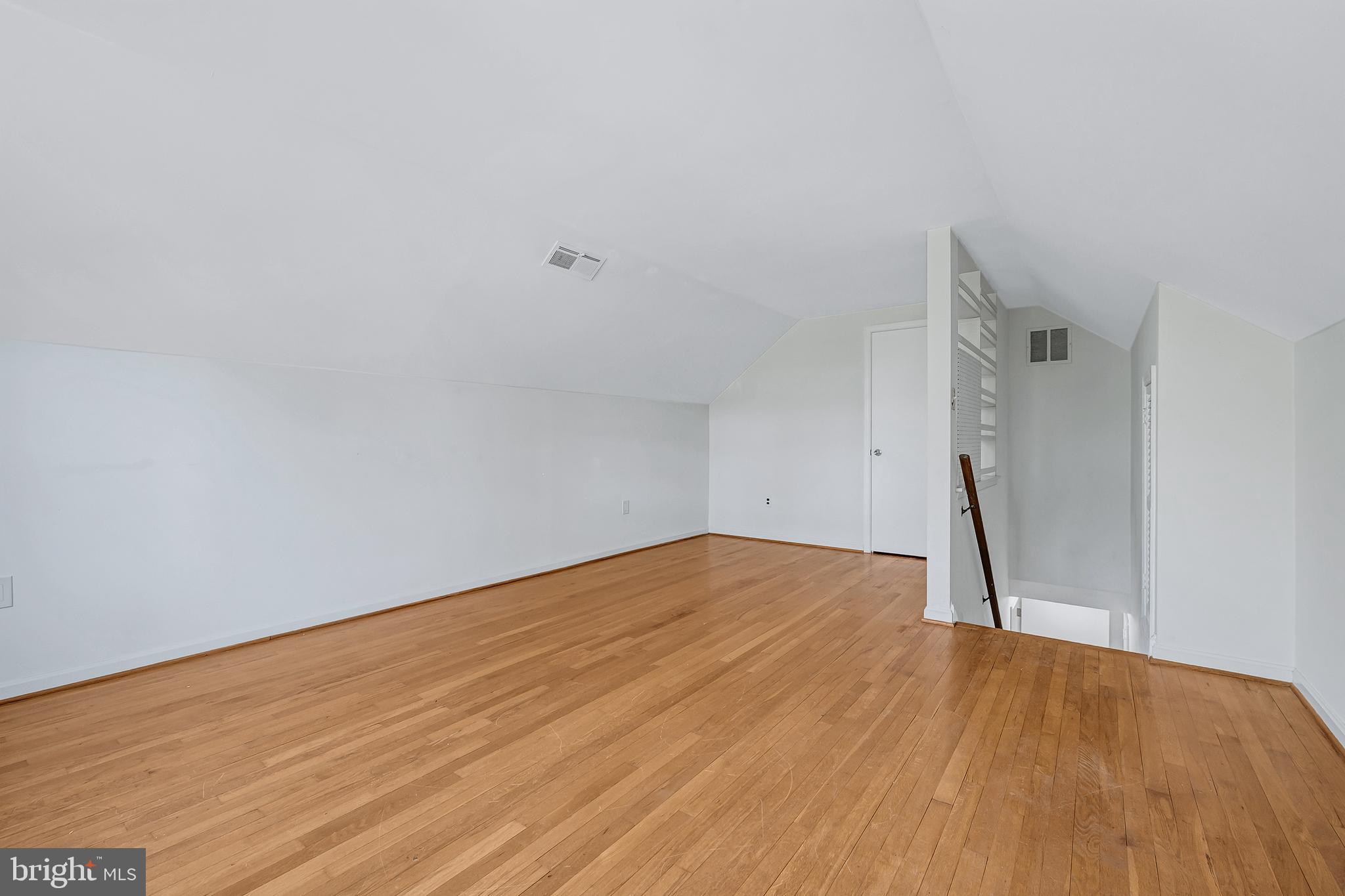 MONTGOMERY SQUARE - Residential