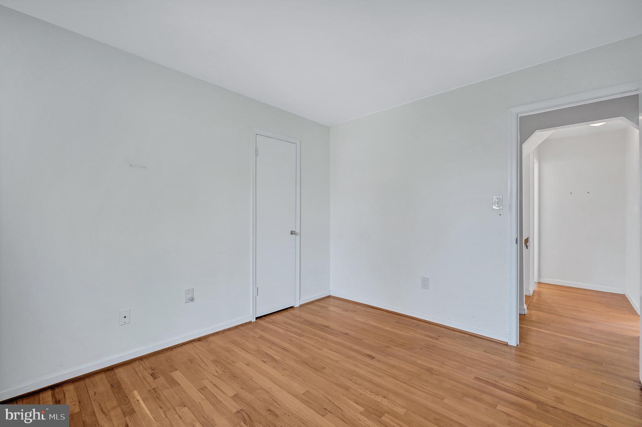 MONTGOMERY SQUARE - Residential