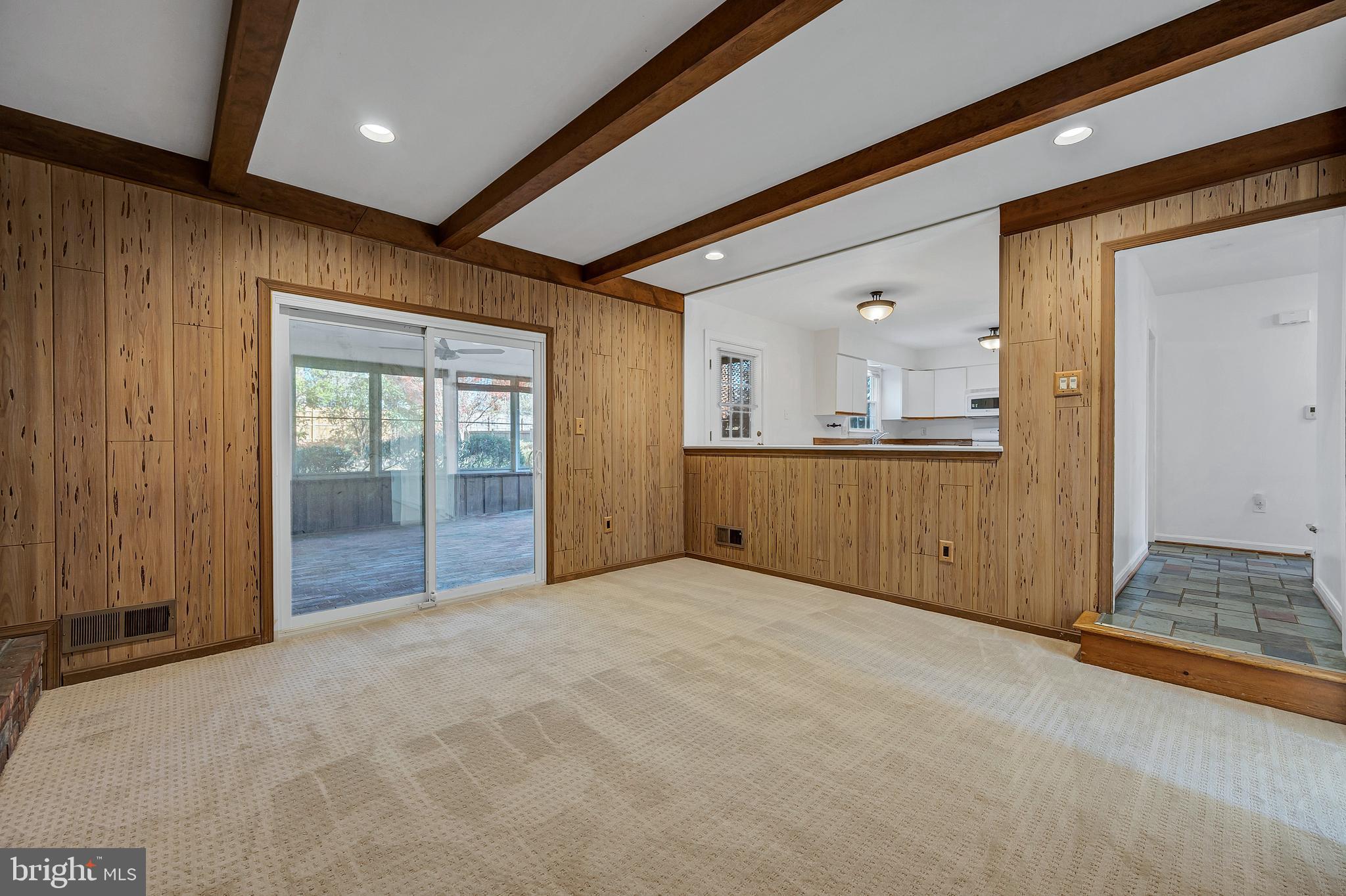 MONTGOMERY SQUARE - Residential