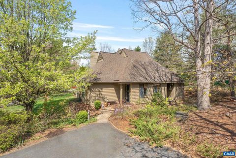 Townhouse For Sale - 1 Ridgeview Cir Cir<br/> CHARLOTTESVILLE, VA 22902