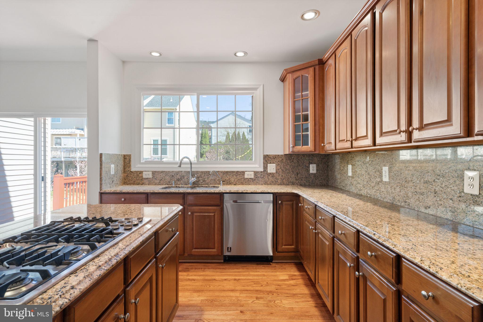 CLIFTON CREST - Residential