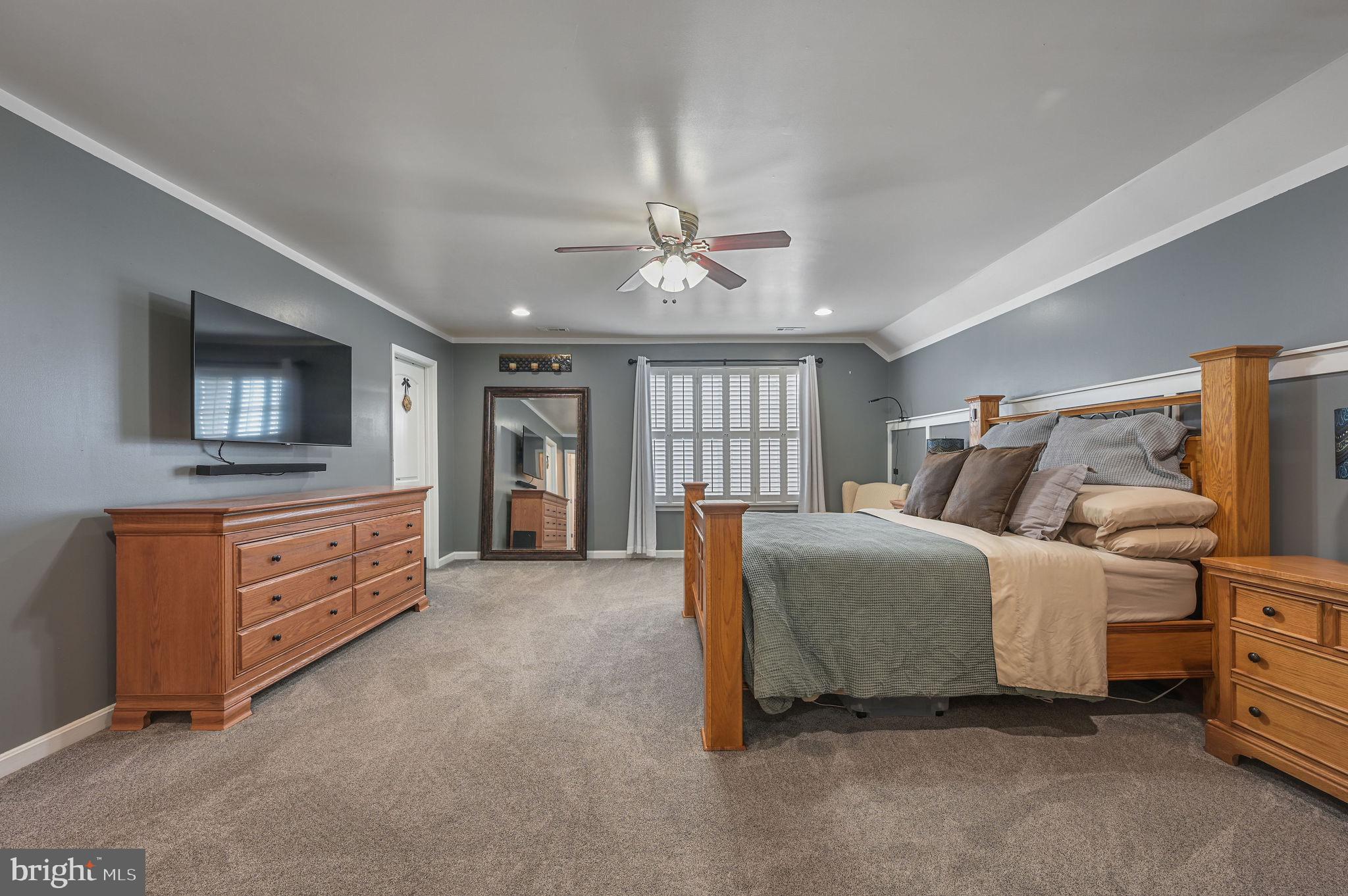 PICKERING POINTE - Residential