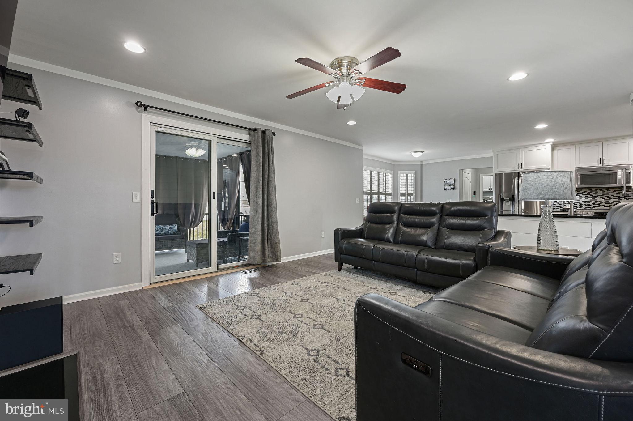 PICKERING POINTE - Residential