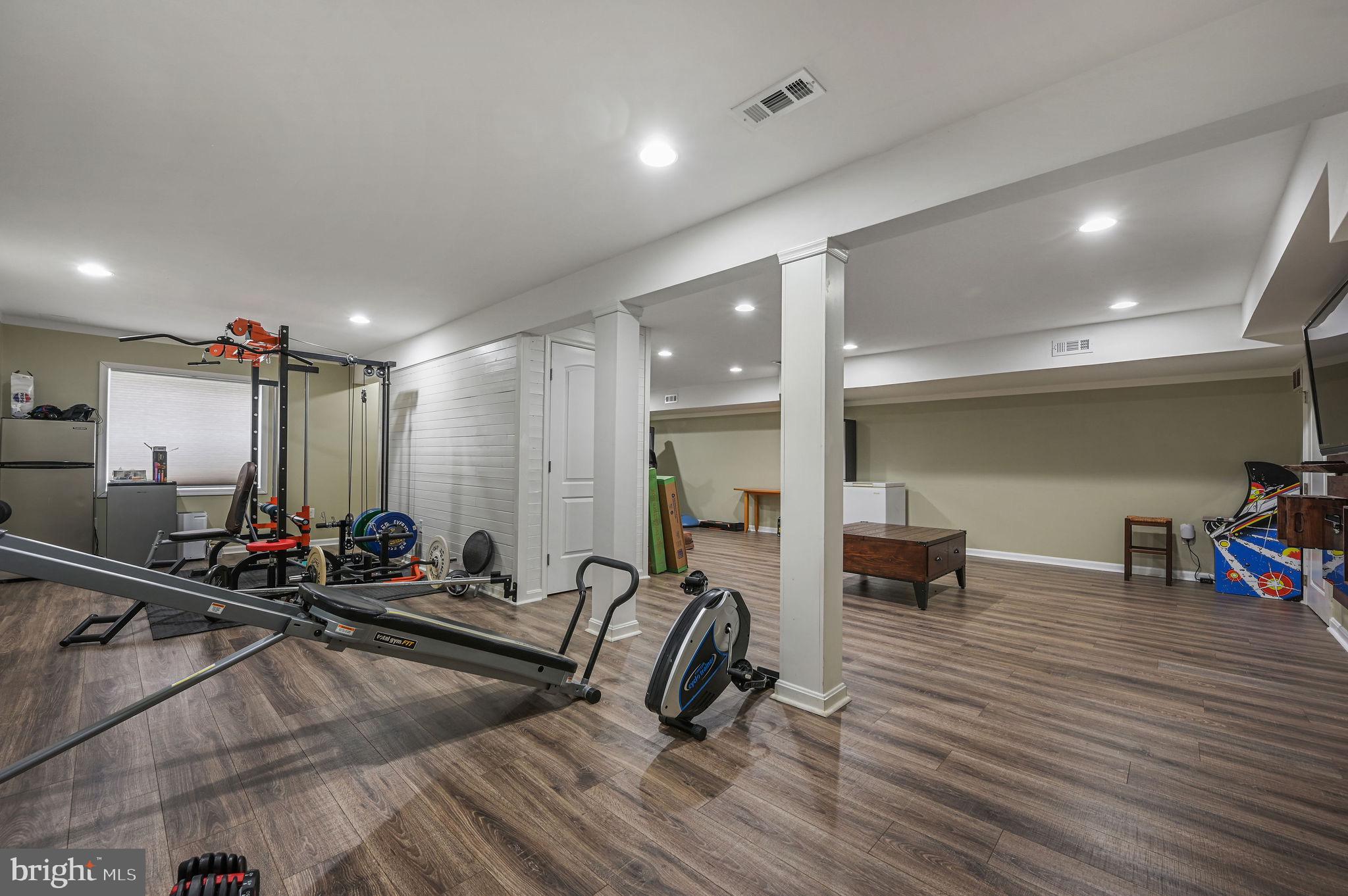 PICKERING POINTE - Residential