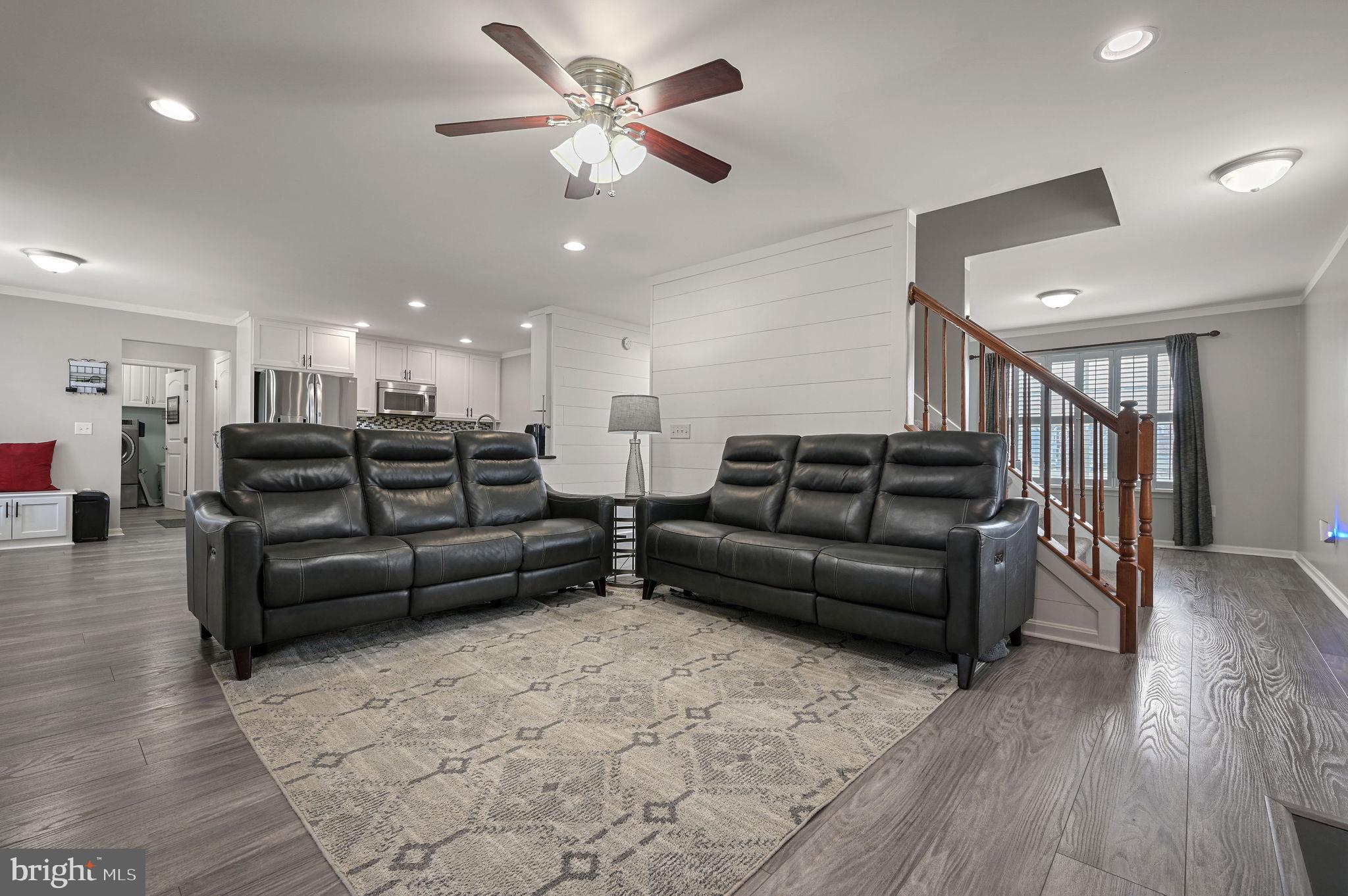 PICKERING POINTE - Residential