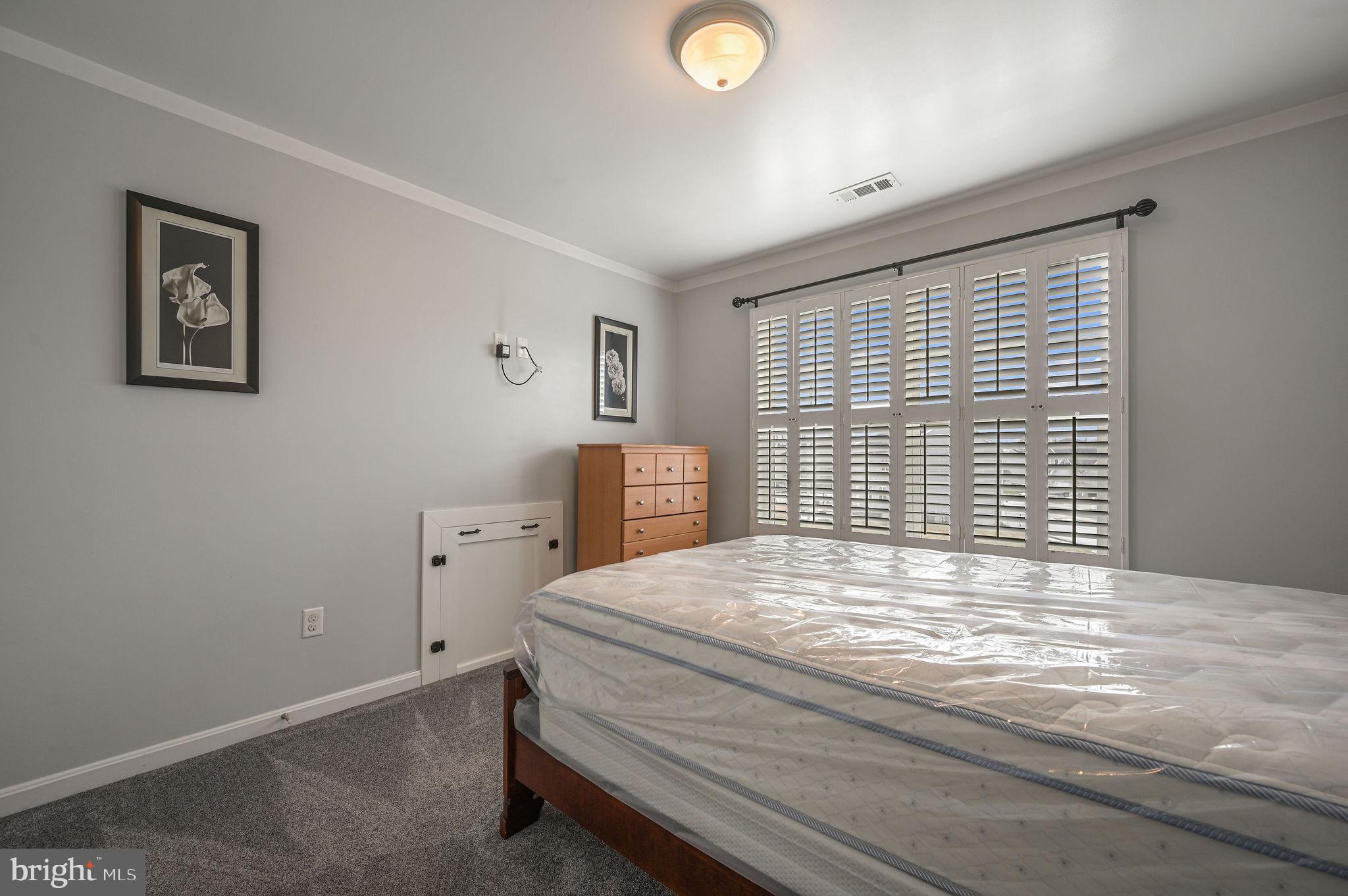 PICKERING POINTE - Residential