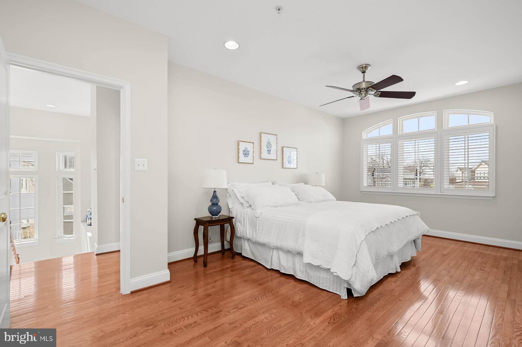 STONE LAKE - Residential