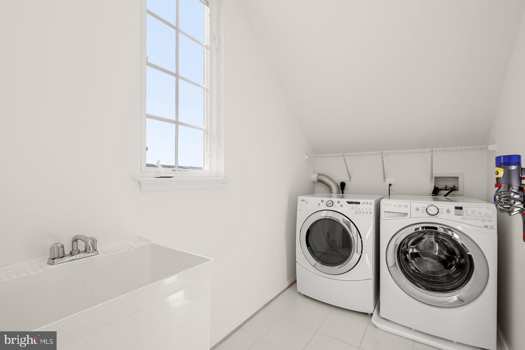 STONE LAKE - Residential