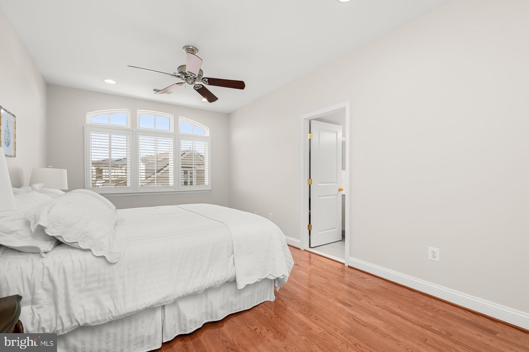 STONE LAKE - Residential