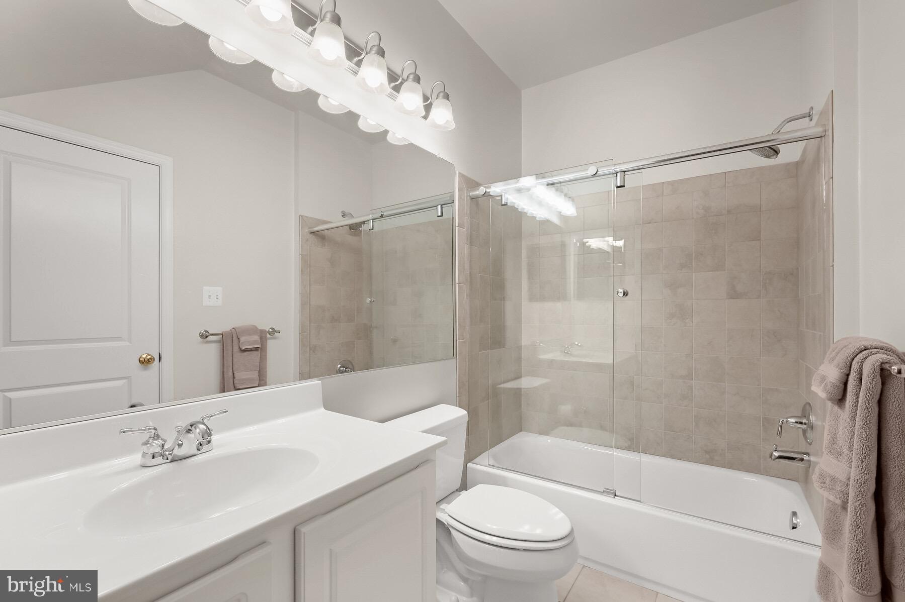 STONE LAKE - Residential