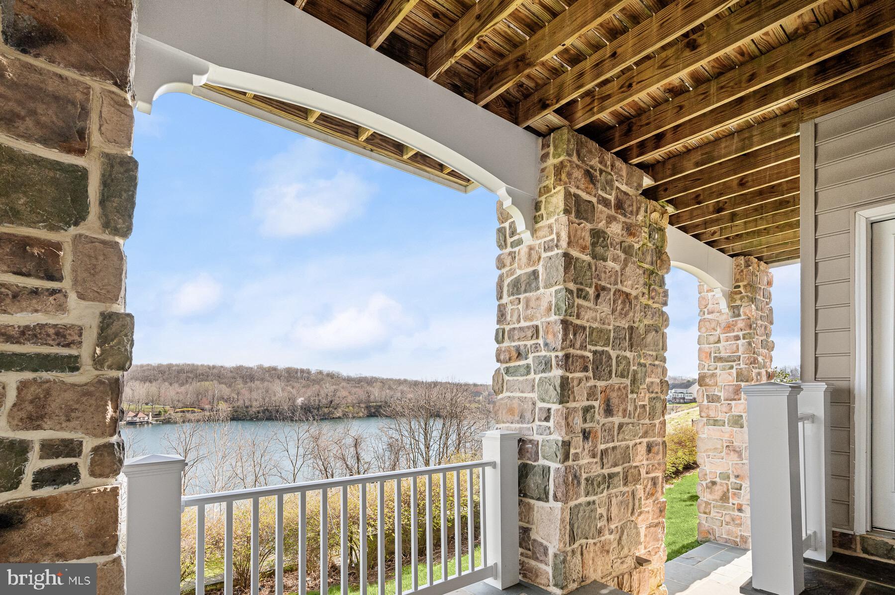 STONE LAKE - Residential