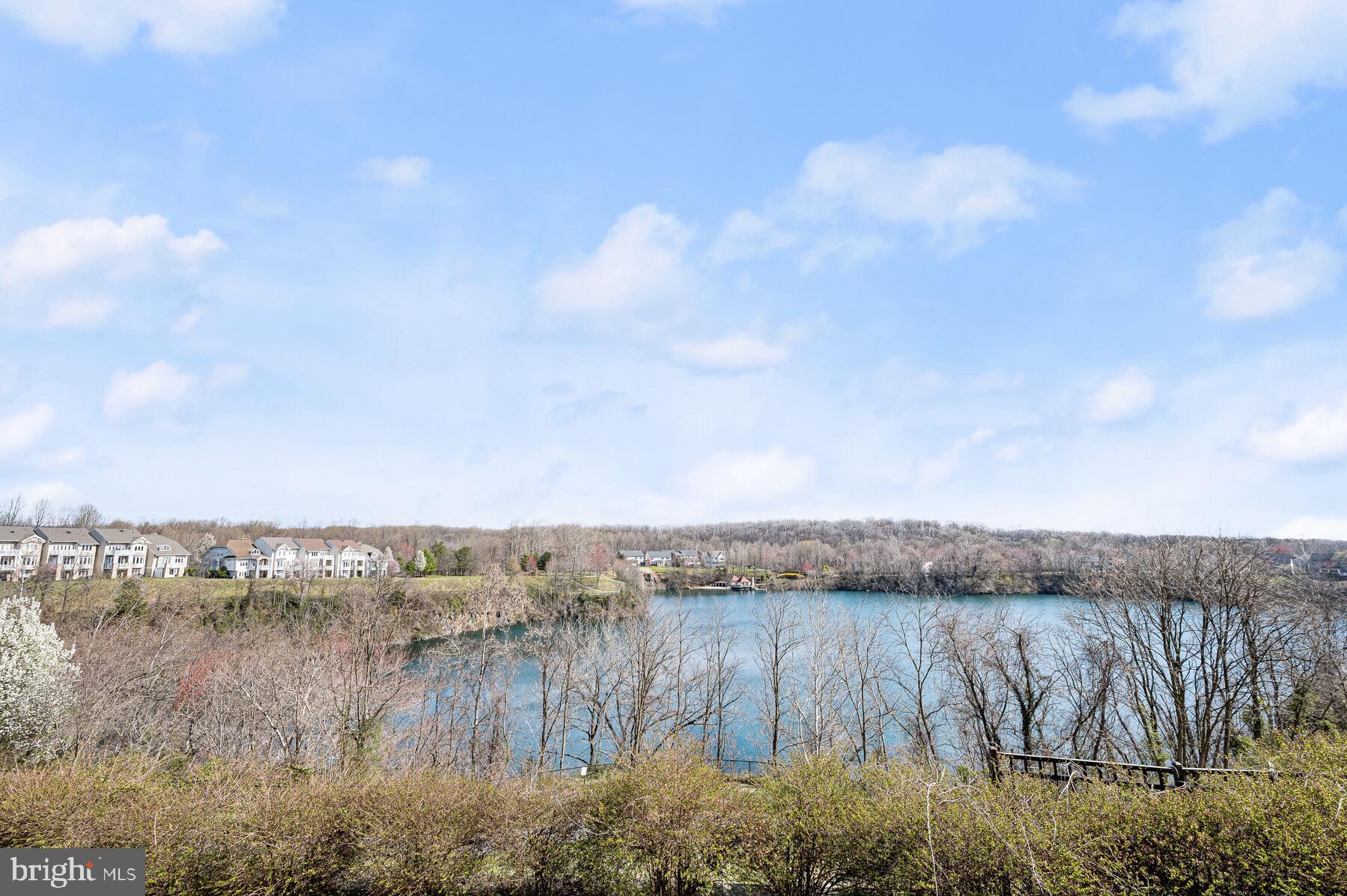 STONE LAKE - Residential