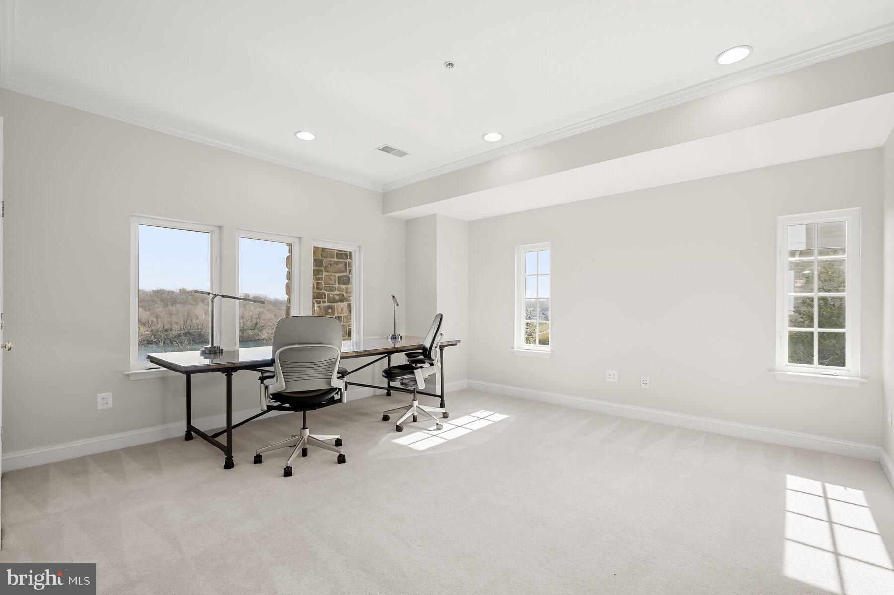 STONE LAKE - Residential