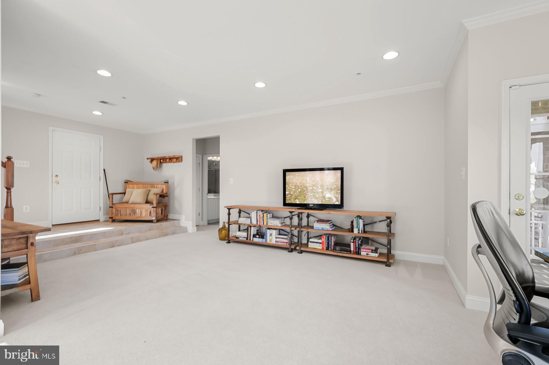 STONE LAKE - Residential