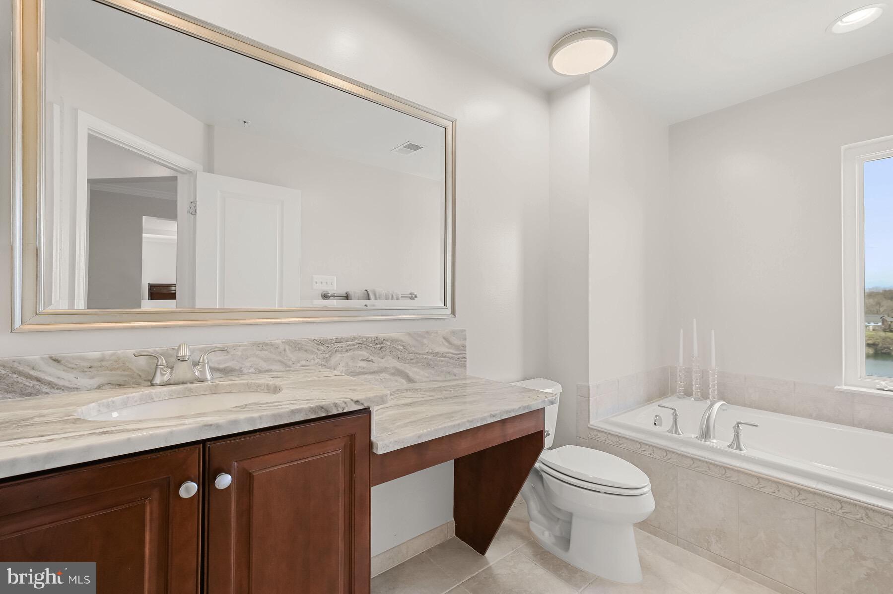 STONE LAKE - Residential