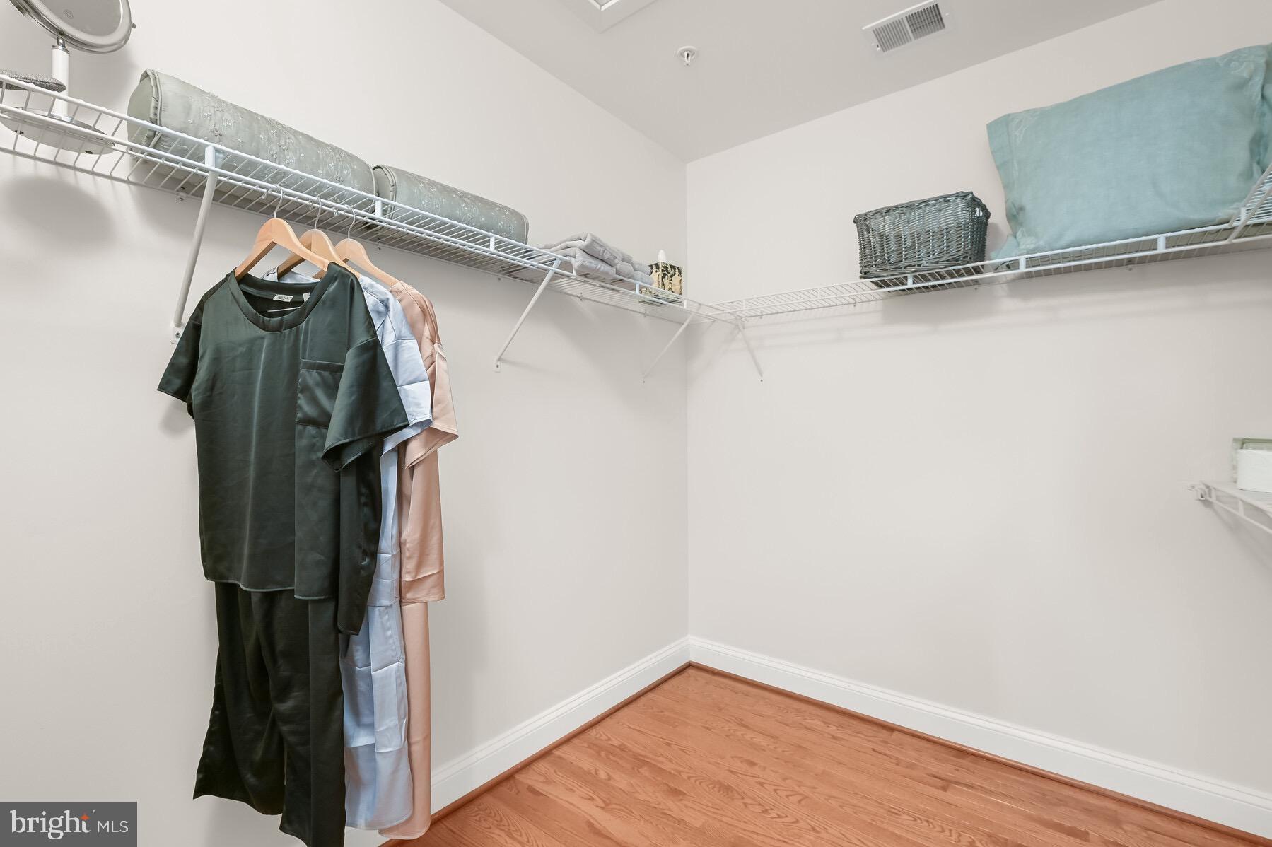 STONE LAKE - Residential