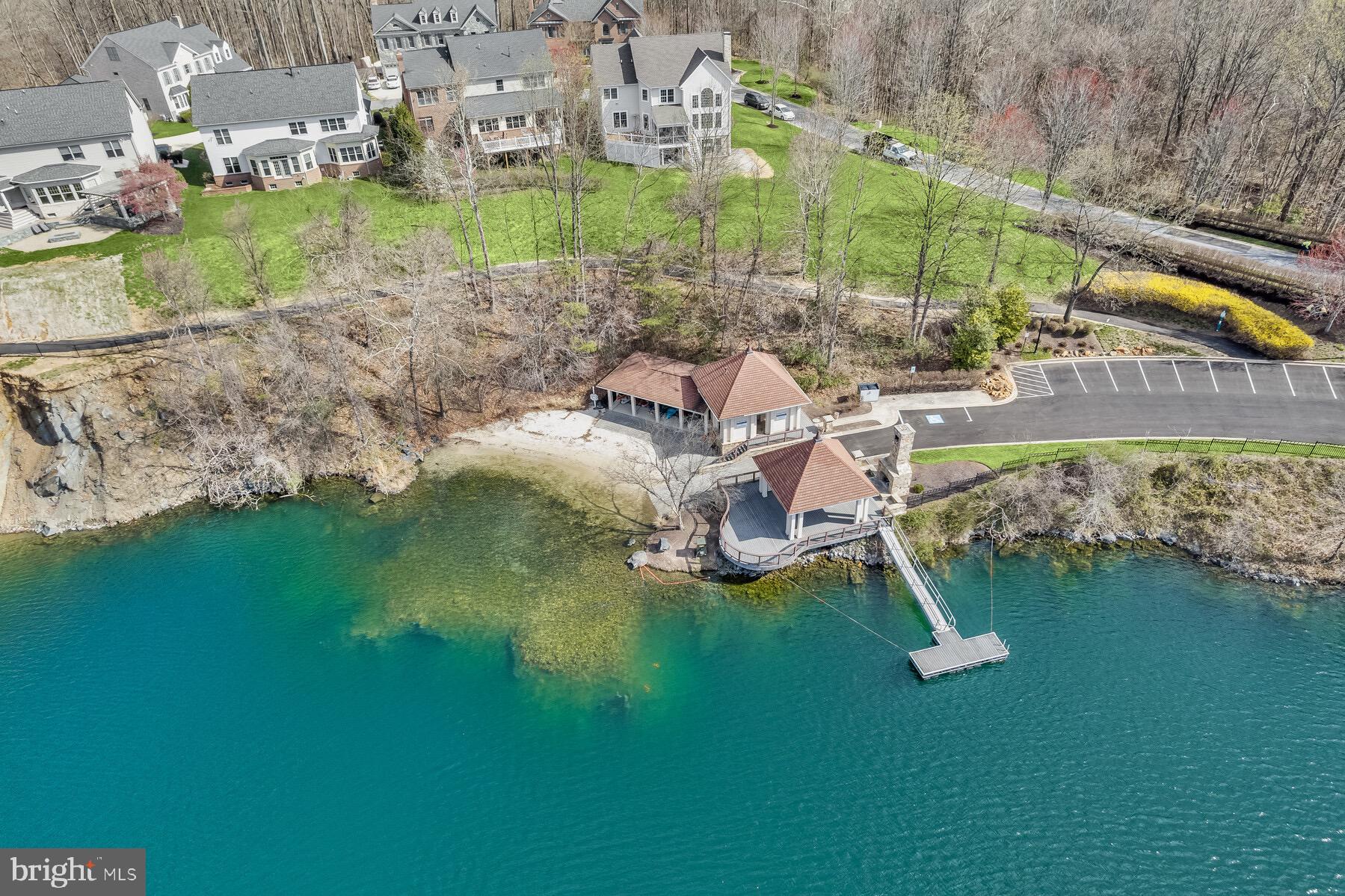 STONE LAKE - Residential