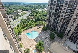 SKYLINE PLAZA - Residential